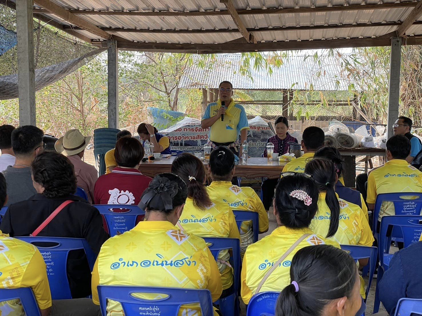 ผู้ว่าฯ ชัยภูมิ นำส่วนราชการและภาคีพัฒนาลงพื้นที่ติดตามการเลี้ยงโคเนื้อคุณภาพสูง ควบคุมต้นน้ำวัตถุดิบการผลิตหม่ำชัยภูมิ ขับเคลื่อนการพัฒนาเศรษฐกิจฐานรากด้านการเกษตร แปรรูป และการท่องเที่ยวโดยชุมชน