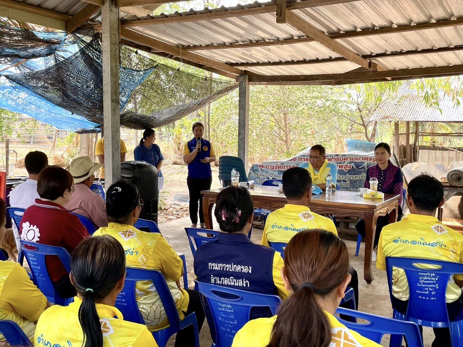 ผู้ว่าฯ ชัยภูมิ นำส่วนราชการและภาคีพัฒนาลงพื้นที่ติดตามการเลี้ยงโคเนื้อคุณภาพสูง ควบคุมต้นน้ำวัตถุดิบการผลิตหม่ำชัยภูมิ ขับเคลื่อนการพัฒนาเศรษฐกิจฐานรากด้านการเกษตร แปรรูป และการท่องเที่ยวโดยชุมชน