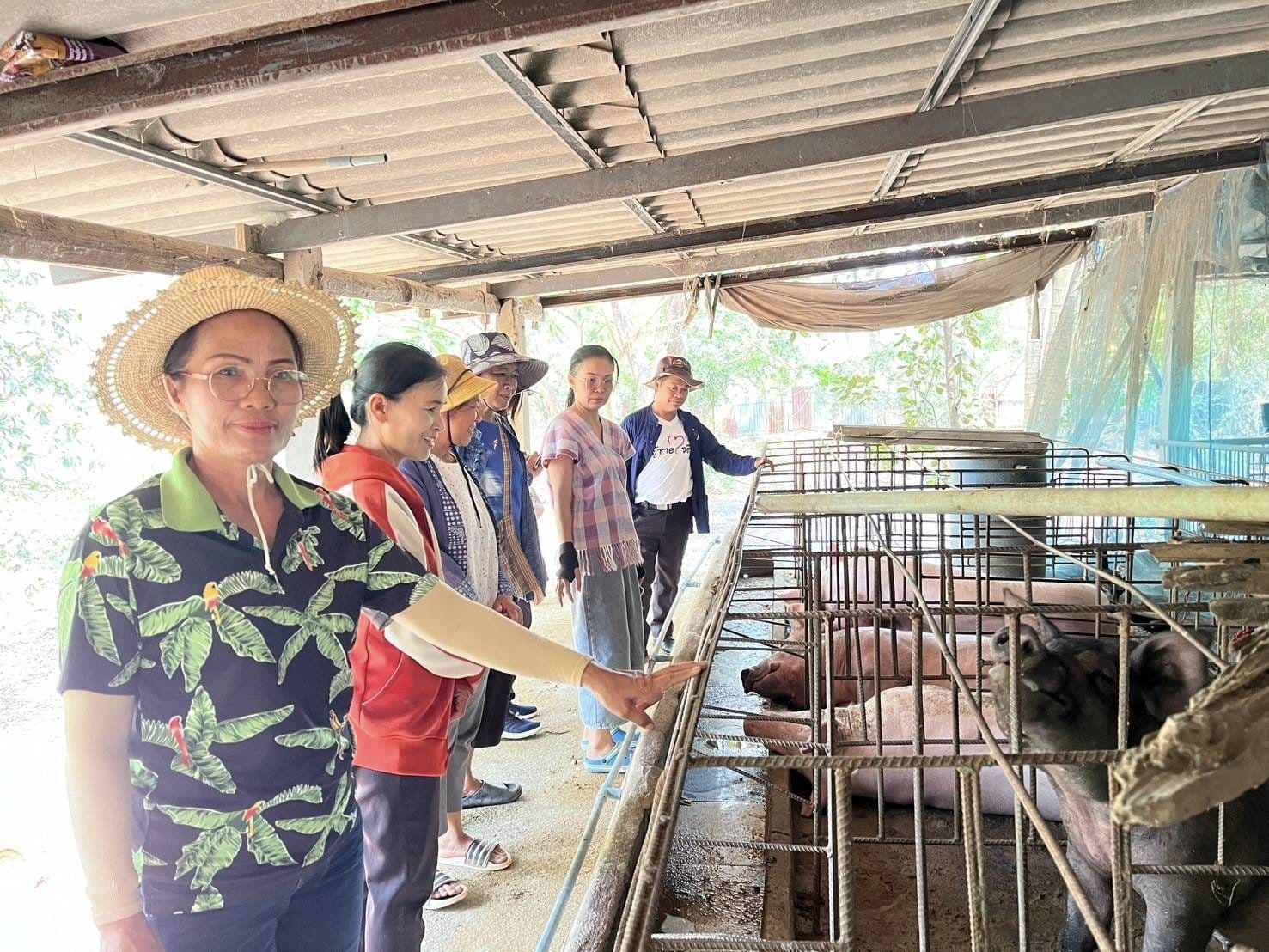 พช.ชัยภูมิ ติดตามและสนับสนุนการดำเนินงานความสำเร็จในการบริหารจัดการหนี้ และกลุ่มอาชีพที่ลงทะเบียนผลิตภัณฑ์ชุมชน OTOP ประจำปี 2567 อำเภอบ้านแท่น จังหวัดชัยภูมิ