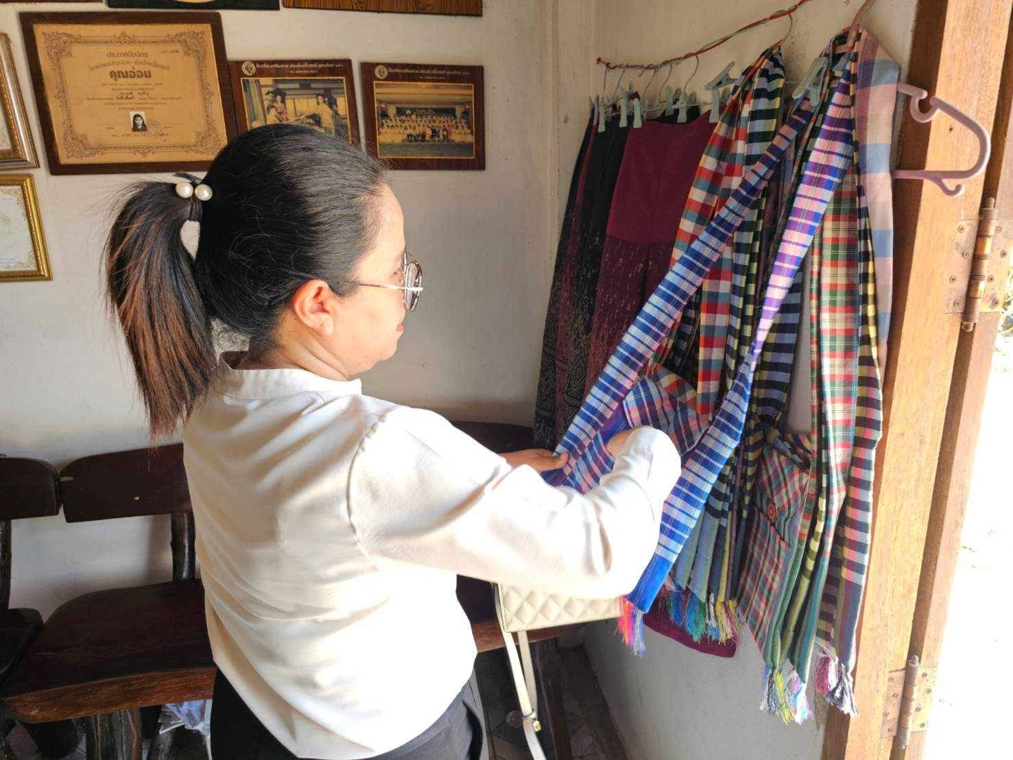 พช.ชัยภูมิ ร่วมติดตามและสนับสนุนการดำเนินงานในการบริหารจัดการหนี้ และกลุ่มอาชีพที่ลงทะเบียนผลิตภัณฑ์ชุมชน OTOP ประจำปี 2567 อำเภอเทพสถิต จังหวัดชัยภูมิ