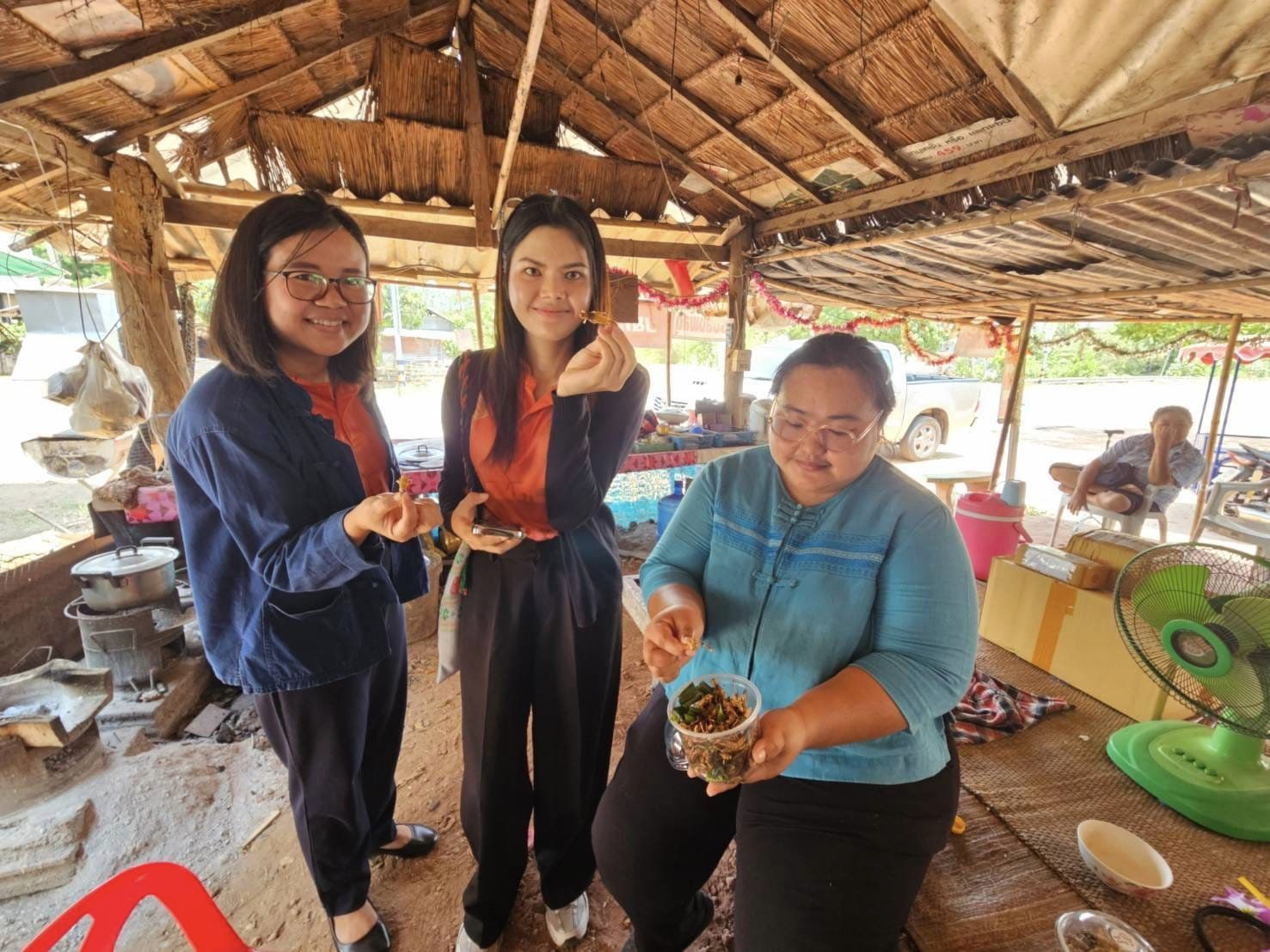 พช.ชัยภูมิ : ร่วมติดตามและสนับสนุนการดำเนินงานในการบริหารจัดการหนี้ และกลุ่มอาชีพที่ลงทะเบียนผลิตภัณฑ์ชุมชน OTOP ประจำปี 2567 อำเภอภักดีชุมพล จังหวัดชัยภูมิ