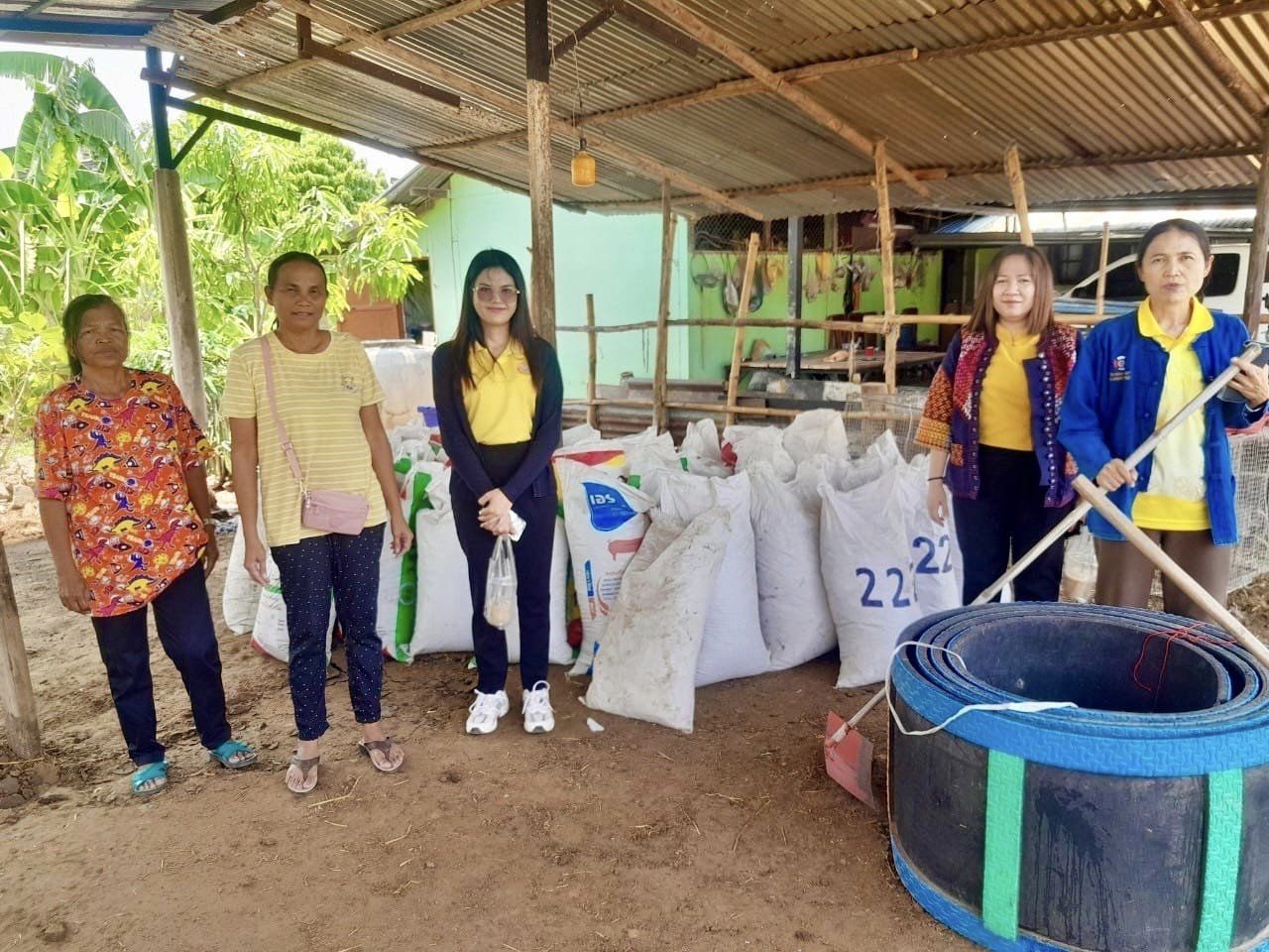 พช.ชัยภูมิ : ร่วมติดตามและสนับสนุนการดำเนินงานการบริหารจัดการหนี้ และกลุ่มอาชีพที่ลงทะเบียนผลิตภัณฑ์ชุมชน OTOP ประจำปี 2567 อำเภอเนินสง่า จังหวัดชัยภูมิ