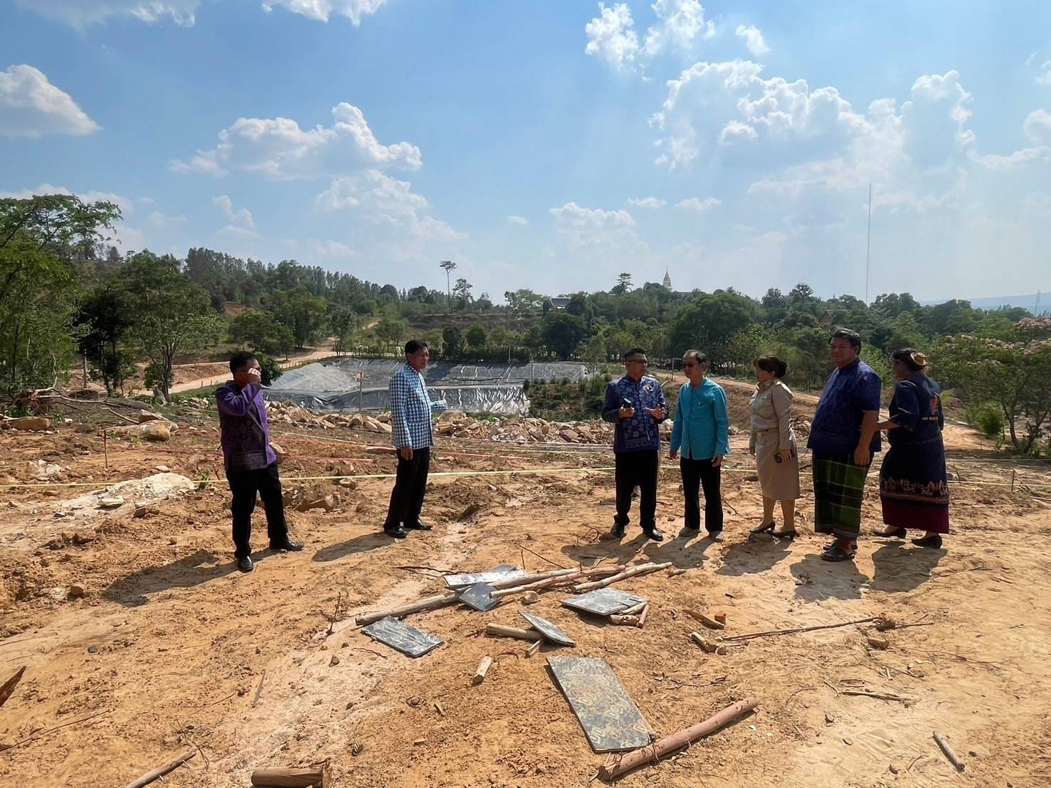 ผู้ตรวจราชการกรมการพัฒนาชุมชน ร่วมลงพื้นตรวจเยี่ยมแปลง “โคก หนอง นา อารยเกษตร” ณ วัดพระธาตุชัยภูมิ