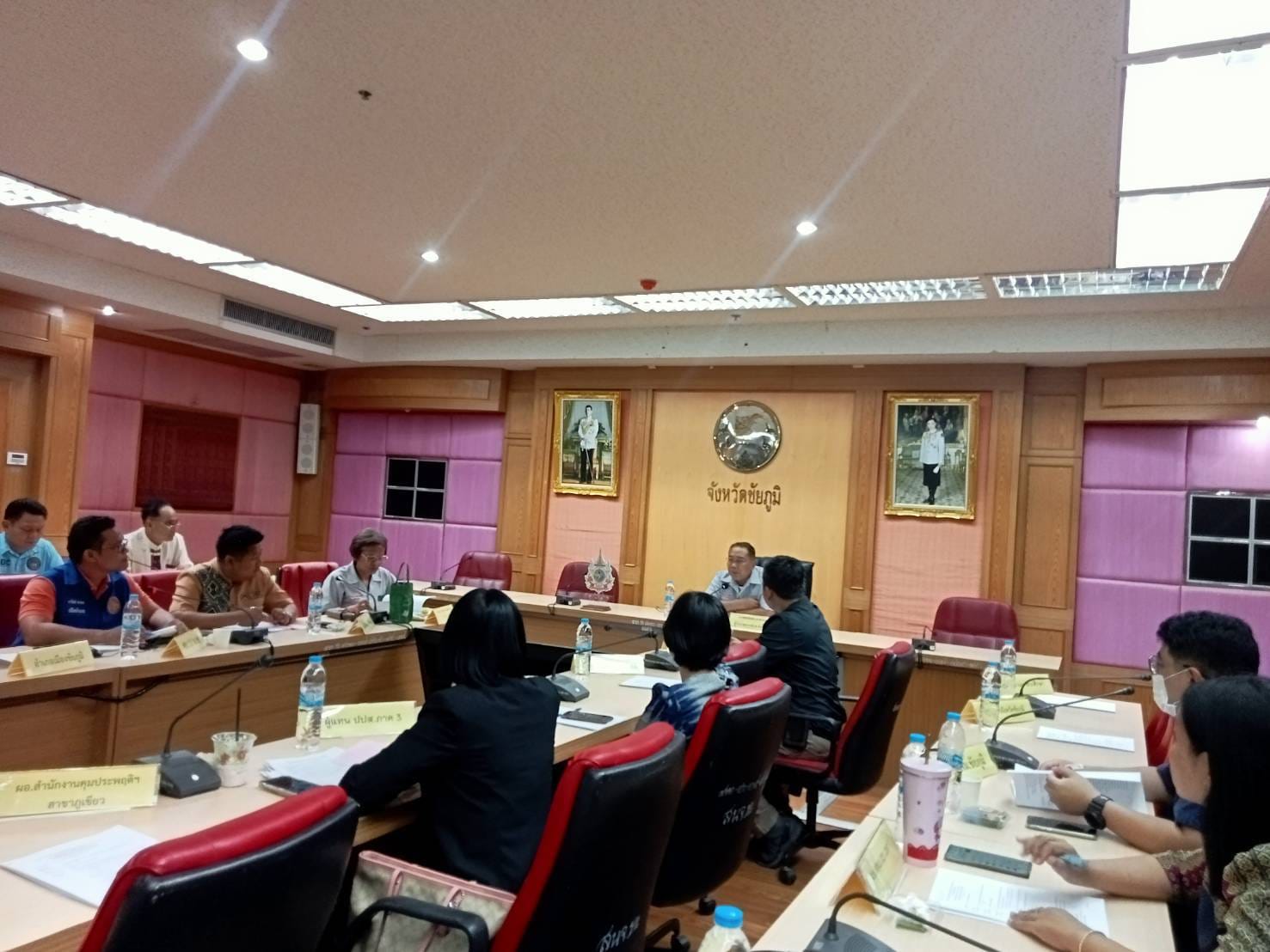 พช.ชัยภูมิ นำเสนอผลการขับเคลื่อนกองทุนแม่ของแผ่นดินกลไกการป้องกันและแก้ไขปัญหายาเสพติดที่ยั่งยืน ในที่ประชุมคณะทำงานโต๊ะข่าว​ (วิเคราะห์​และประเมินสถานการณ์​ด้านการข่าวยาเสพติด​จังหวัด​ชัยภูมิ)​ ครั้งที่​ 4/2567