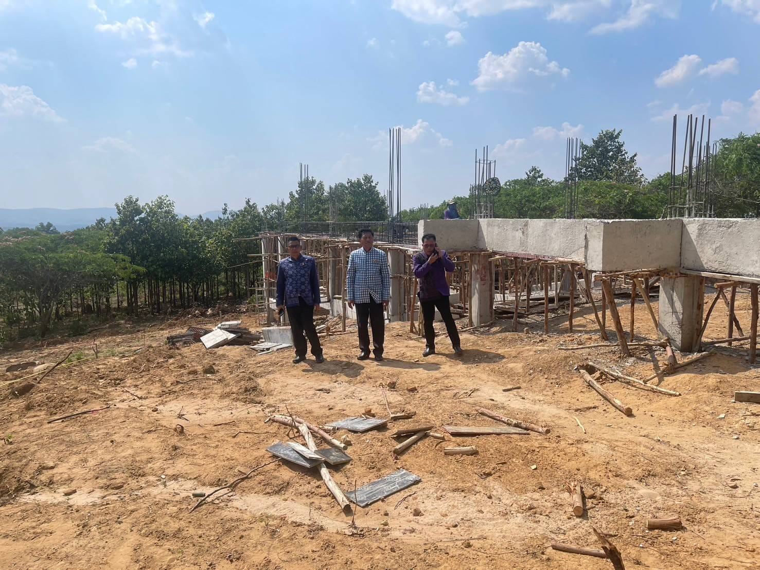 ผู้ตรวจราชการกรมการพัฒนาชุมชน ร่วมลงพื้นตรวจเยี่ยมแปลง “โคก หนอง นา อารยเกษตร” ณ วัดพระธาตุชัยภูมิ