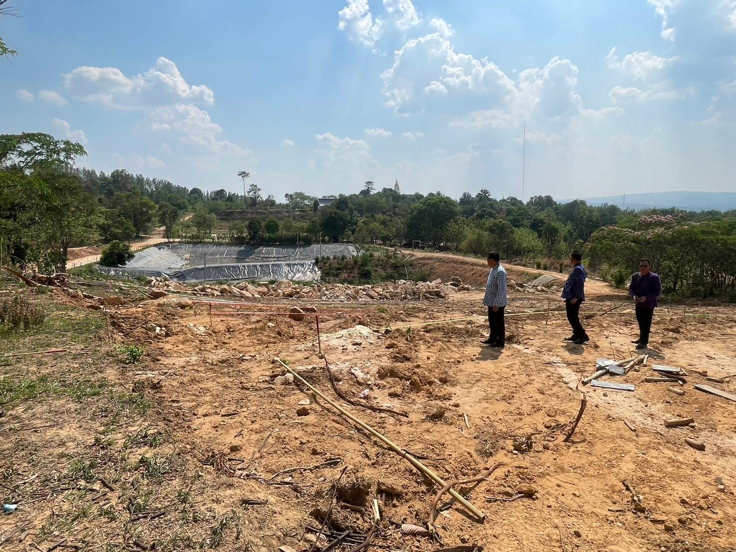 ผู้ตรวจราชการกรมการพัฒนาชุมชน ร่วมลงพื้นตรวจเยี่ยมแปลง “โคก หนอง นา อารยเกษตร” ณ วัดพระธาตุชัยภูมิ