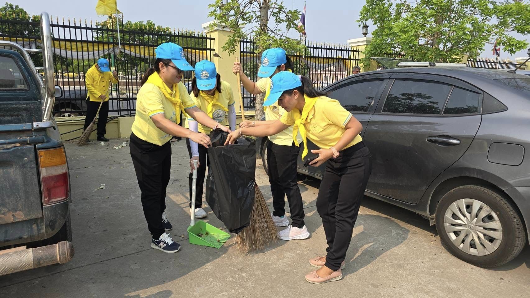พช.ชัยภูมิ ร่วมเฉลิมพระเกียรติพระบาทสมเด็จพระเจ้าอยู่หัว เนื่องในโอกาสพระราชพิธีมหามงคลเฉลิมพระชนมพรรษา ๖ รอบ ๒๘ กรกฎาคม ๒๕๖๗ กิจกรรมBig Cleaning Day ทำความสะอาดบริเวณรอบศาลากลางจังหวัดชัยภูมิ