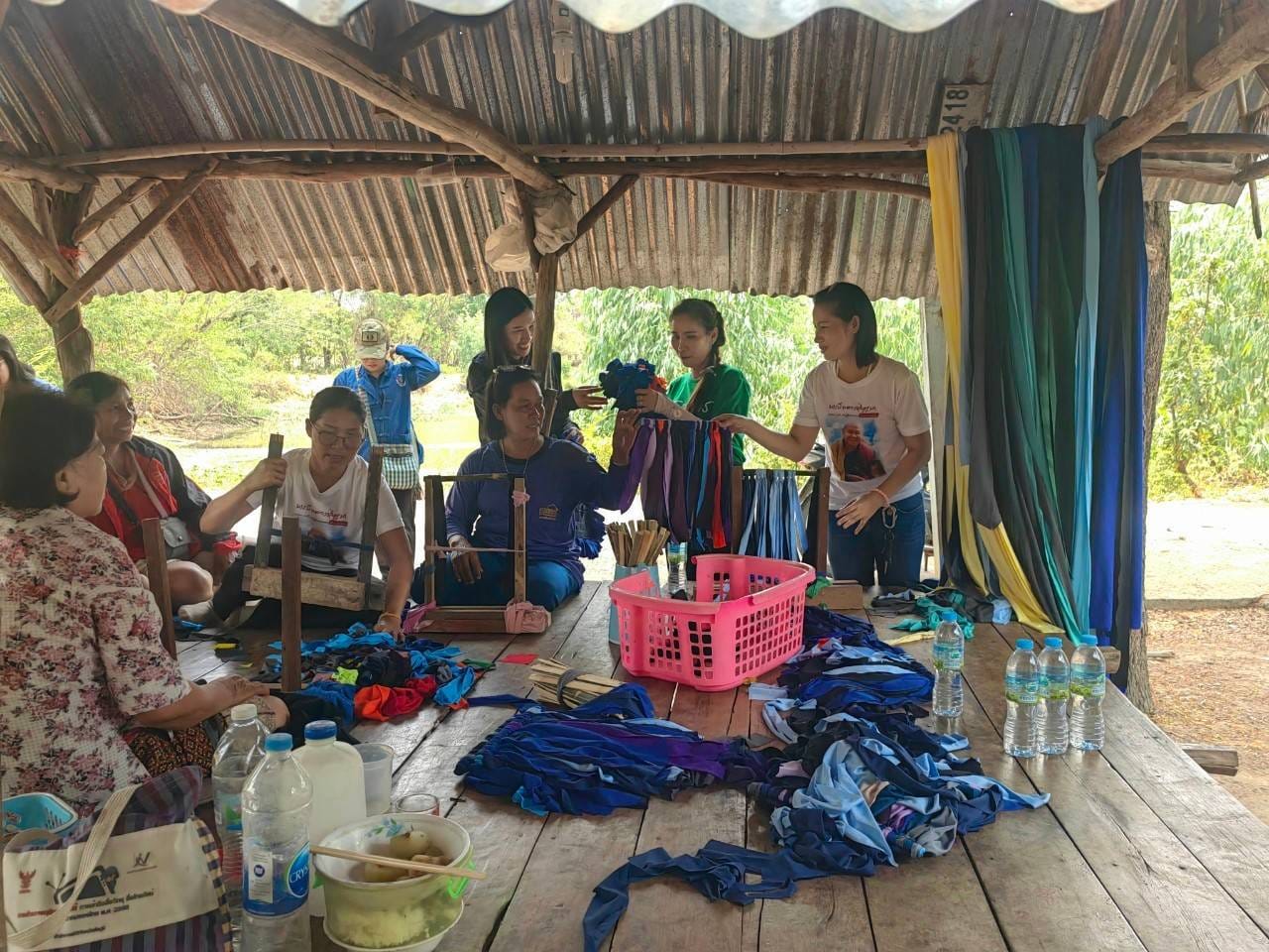 พช.ชัยภูมิ : ร่วมติดตามและสนับสนุนการดำเนินงานความสำเร็จในการบริหารจัดการหนี้ และกลุ่มอาชีพที่ลงทะเบียนผลิตภัณฑ์ชุมชน OTOP ประจำปี 2567