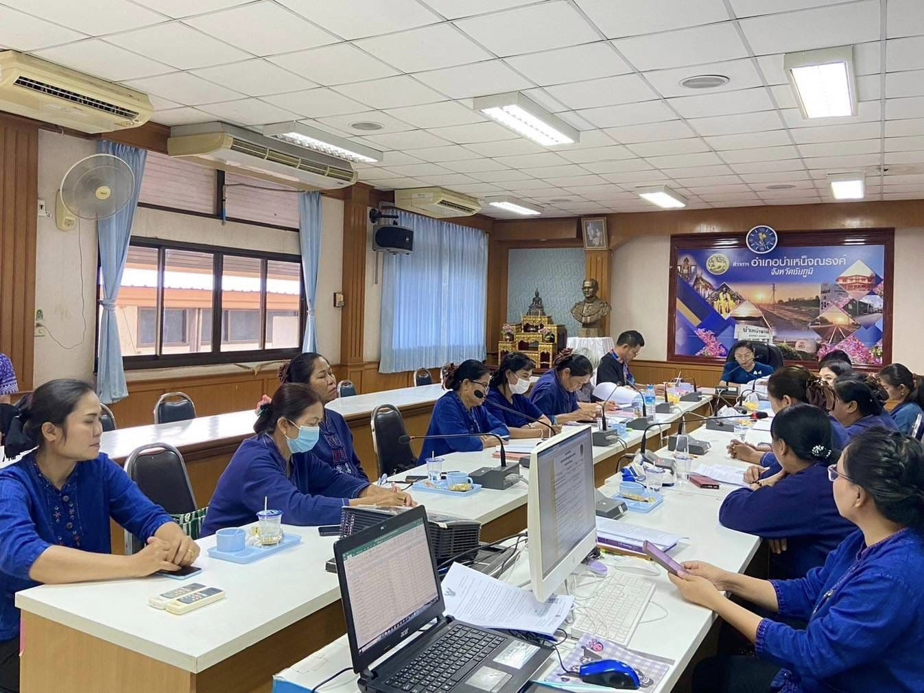 พช.ชัยภูมิ ลุย!!ลงพื้นที่คัดเลือกคนกองทุนพัฒนาบทบาทสตรีดีเด่น ตามโครงการเชิดชูเกียรติคนกองทุนพัฒนาบทบาทสตรี ประจำปี 2567 ระดับกลุ่มโซน โซนดอกไม้และสายลม