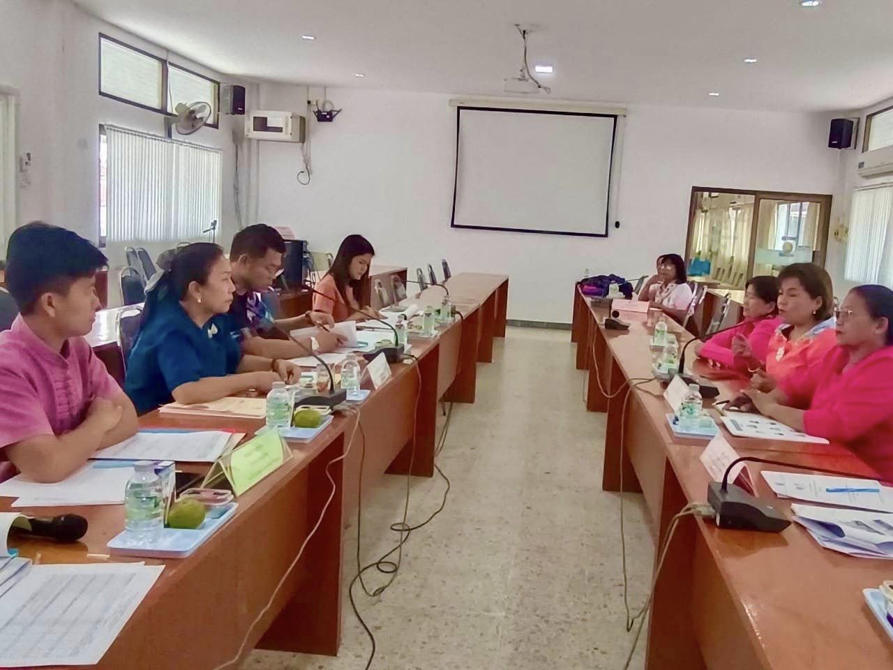 พช.ชัยภูมิ ลุย!!ลงพื้นที่คัดเลือกคนกองทุนพัฒนาบทบาทสตรีดีเด่น ตามโครงการเชิดชูเกียรติคนกองทุนพัฒนาบทบาทสตรี ประจำปี 2567 ระดับกลุ่มโซน โซนดอกไม้และสายลม