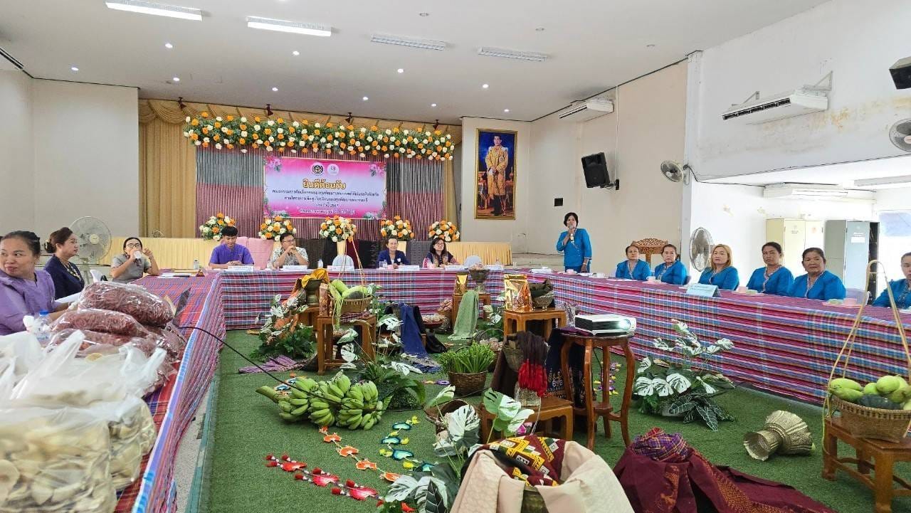 พช.ชัยภูมิ ลุย!!ลงพื้นที่คัดเลือกคนกองทุนพัฒนาบทบาทสตรีดีเด่น ตามโครงการเชิดชูเกียรติคนกองทุนพัฒนาบทบาทสตรี ประจำปี 2567 ระดับกลุ่มโซน โซนต้นน้ำและขุนเขา