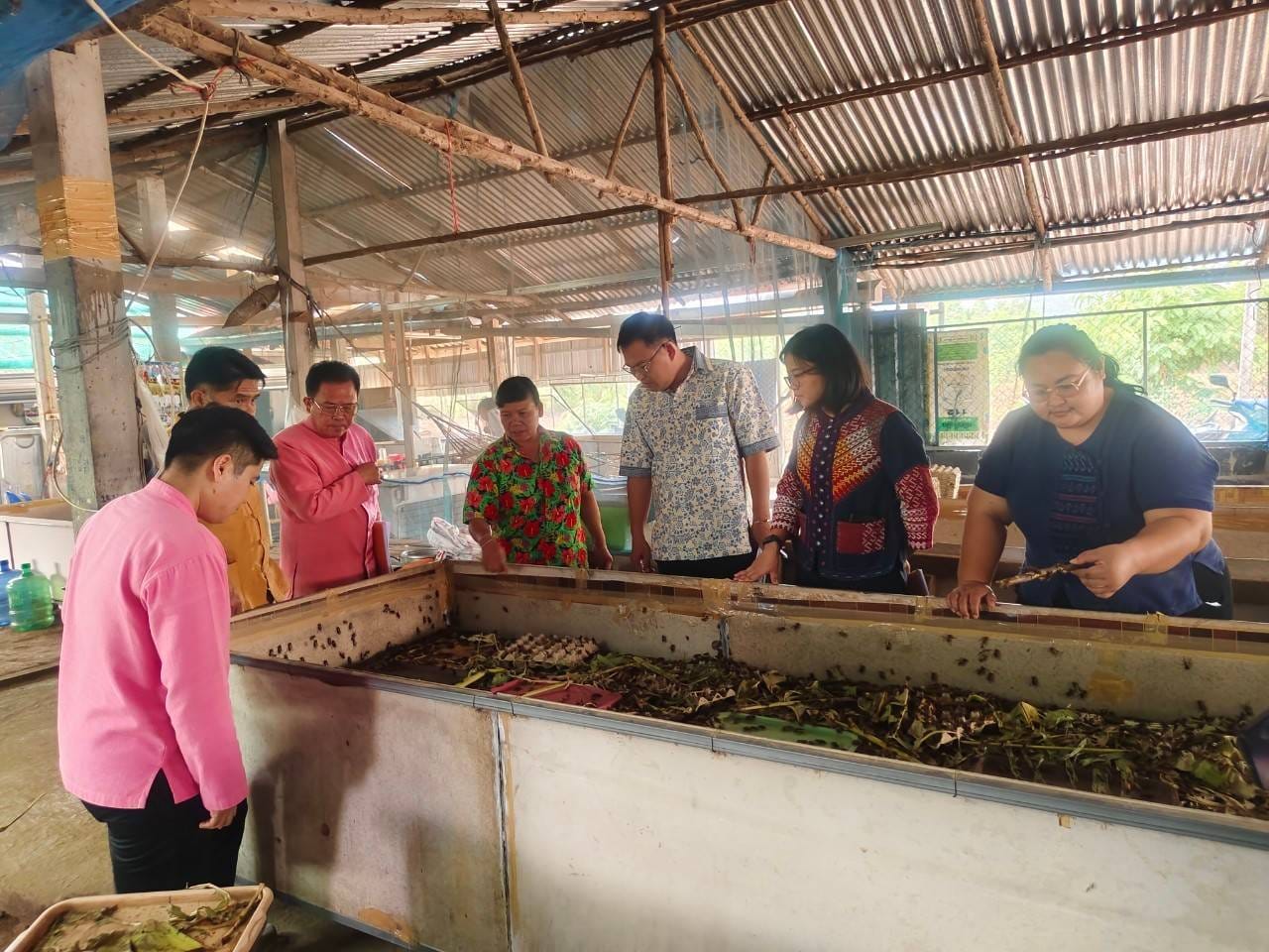 พช.ชัยภูมิ ลุย!!ลงพื้นที่คัดเลือกคนกองทุนพัฒนาบทบาทสตรีดีเด่น ตามโครงการเชิดชูเกียรติคนกองทุนพัฒนาบทบาทสตรี ประจำปี 2567 ระดับกลุ่มโซน โซนต้นน้ำและขุนเขา