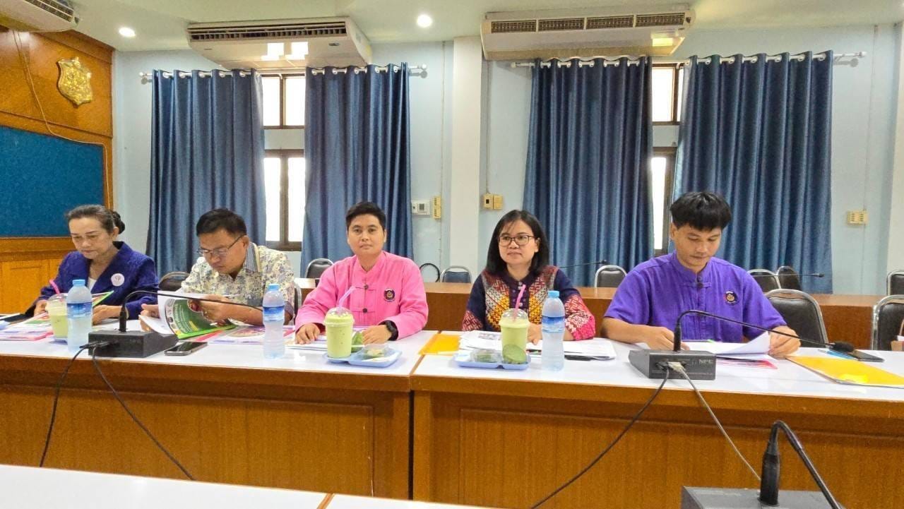 พช.ชัยภูมิ ลุย!!ลงพื้นที่คัดเลือกคนกองทุนพัฒนาบทบาทสตรีดีเด่น ตามโครงการเชิดชูเกียรติคนกองทุนพัฒนาบทบาทสตรี ประจำปี 2567 ระดับกลุ่มโซน โซนต้นน้ำและขุนเขา