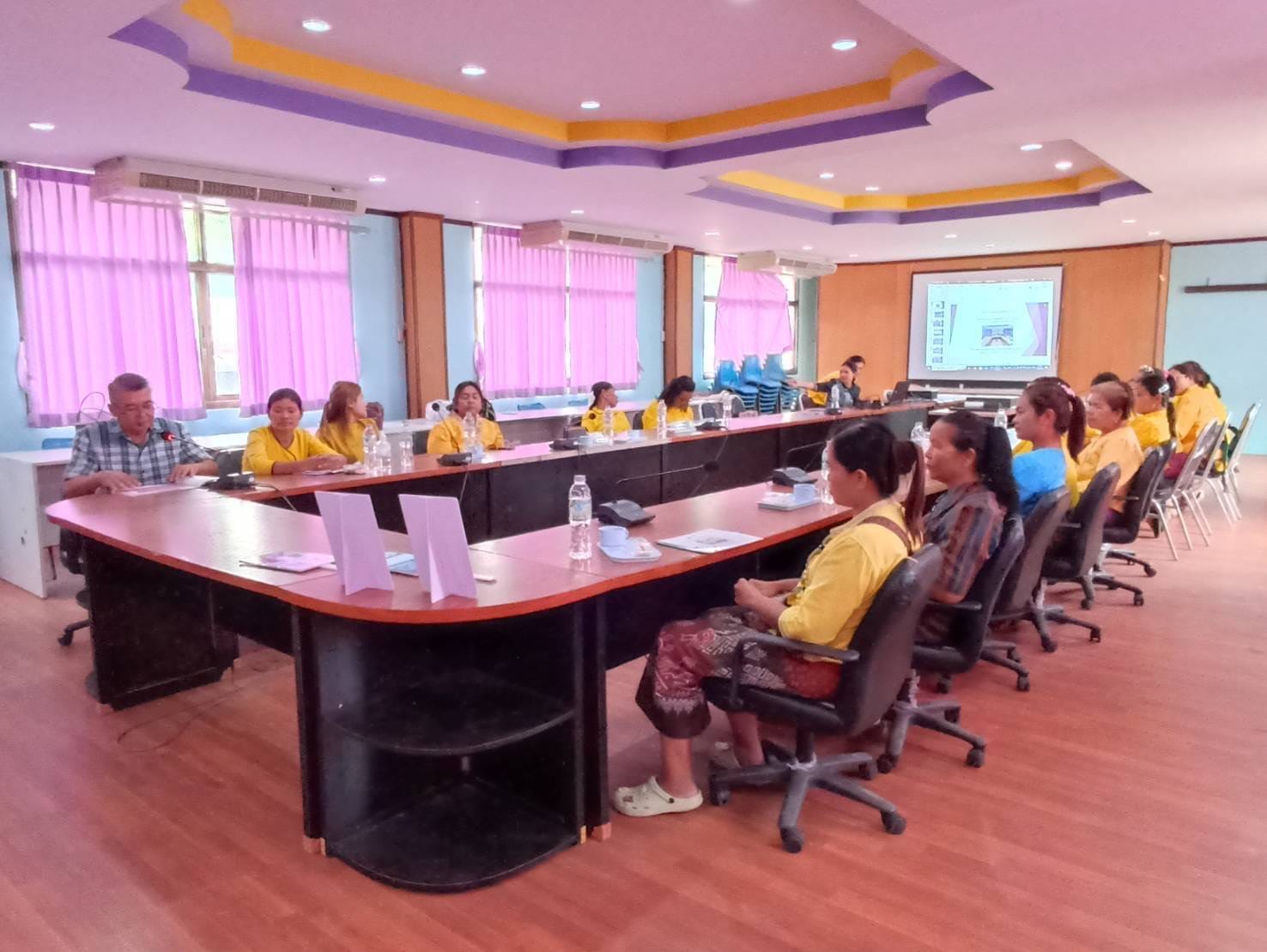 พช.ชัยภูมิ ลุย!!ลงพื้นที่คัดเลือกคนกองทุนพัฒนาบทบาทสตรีดีเด่น ตามโครงการเชิดชูเกียรติคนกองทุนพัฒนาบทบาทสตรี ประจำปี 2567 ระดับกลุ่มโซน โซนดอกไม้และสายลม