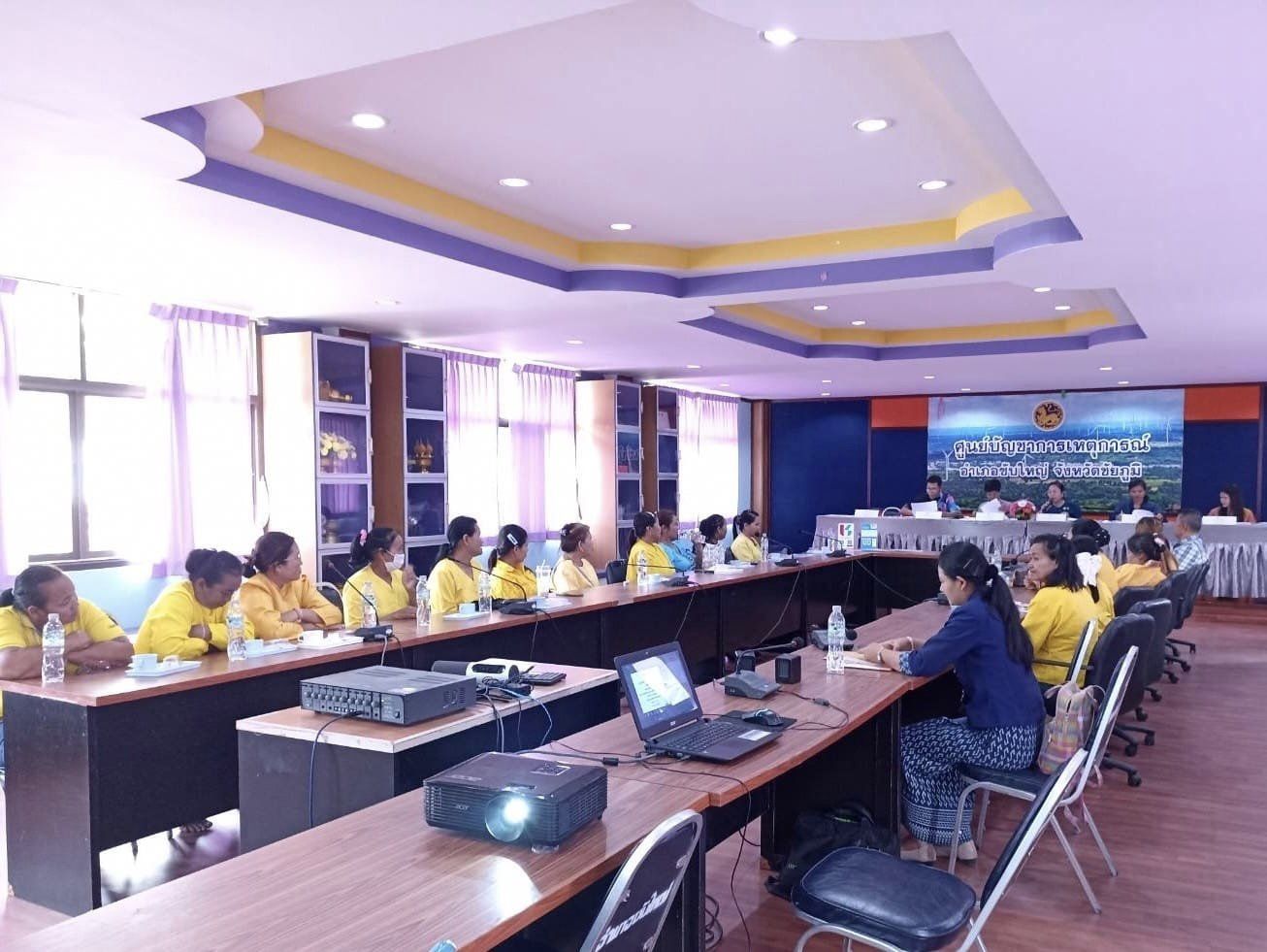 พช.ชัยภูมิ ลุย!!ลงพื้นที่คัดเลือกคนกองทุนพัฒนาบทบาทสตรีดีเด่น ตามโครงการเชิดชูเกียรติคนกองทุนพัฒนาบทบาทสตรี ประจำปี 2567 ระดับกลุ่มโซน โซนดอกไม้และสายลม