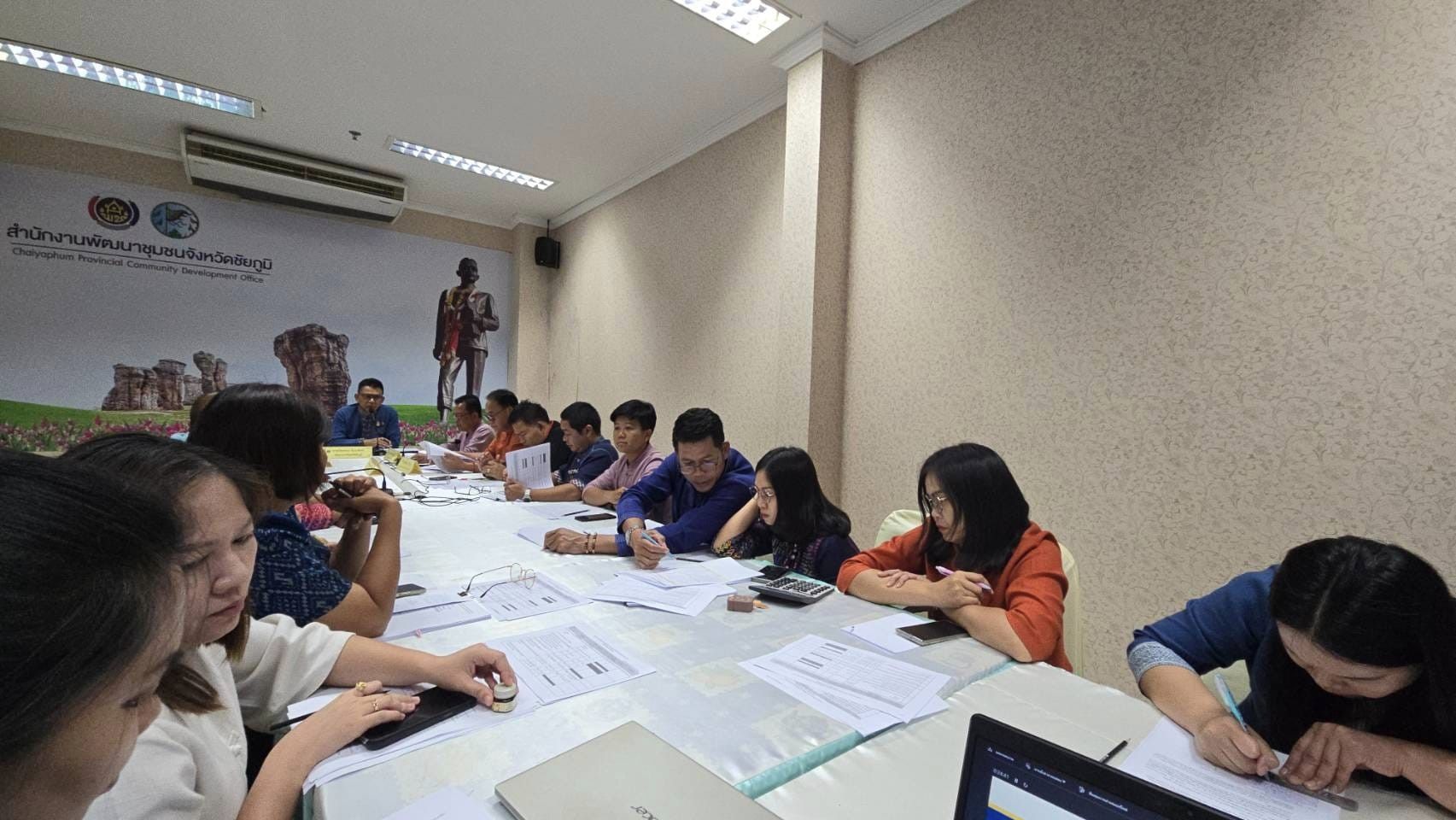 พช.ชัยภูมิ ประชุมวางแผนเตรียมความพร้อมในการขับเคลื่อนงานพัฒนาชุมชนให้บรรลุเป้าหมายตามภารกิจกรมการพัฒนาชุมชน และจังหวัดชัยภูมิ ไตรมาส 3-4