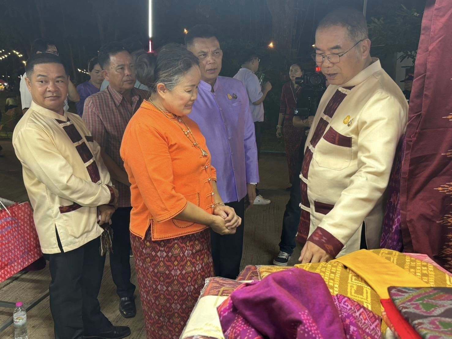 พช.ชัยภูมิ ร่วมบันทึกสถิติ “หม่ำยาวที่สุดในประเทศไทย” MUM MUM Festival เทศกาลหม่ำโลก ครั้งที่ 1 ณ ช่องสามหมอ จังหวัดชัยภูมิ