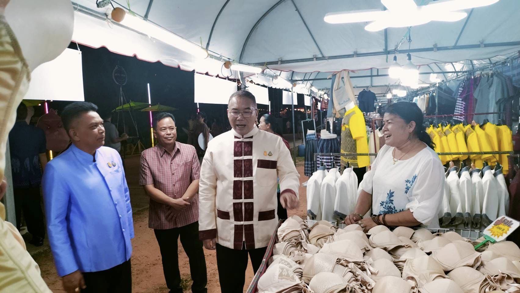 พช.ชัยภูมิ ร่วมบันทึกสถิติ “หม่ำยาวที่สุดในประเทศไทย” MUM MUM Festival เทศกาลหม่ำโลก ครั้งที่ 1 ณ ช่องสามหมอ จังหวัดชัยภูมิ