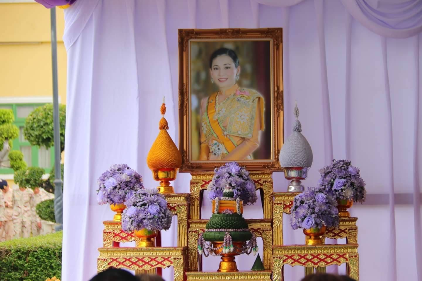 พช.ชัยภูมิ ร่วมพิธีทำบุญตักบาตรถวายพระราชกุศลเฉลิมพระเกียรติ สมเด็จพระนางเจ้าฯ พระบรมราชินี เนื่องในโอกาสวันเฉลิมพระชนมพรรษา 3 มิถุนายน