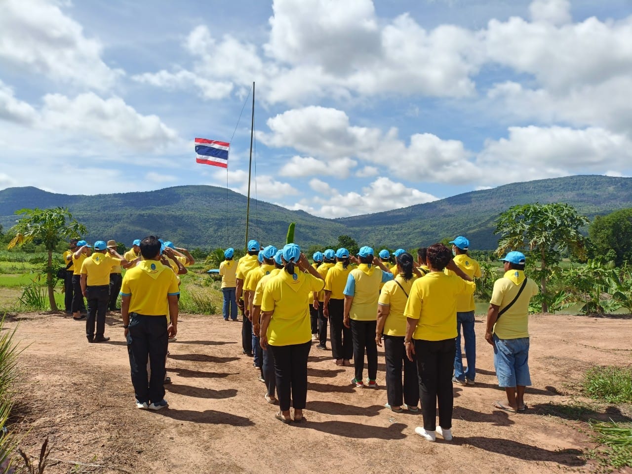 พช.ชัยภูมิ จัดกิจกรรม “เอามื้อสามัคคี ทำความดี ถวายเป็นพระราชกุศล” เนื่องในโอกาสวันเฉลิมพระชนมพรรษา สมเด็จพระนางเจ้าฯ พระบรมราชินี 3 มิถุนายน 2567