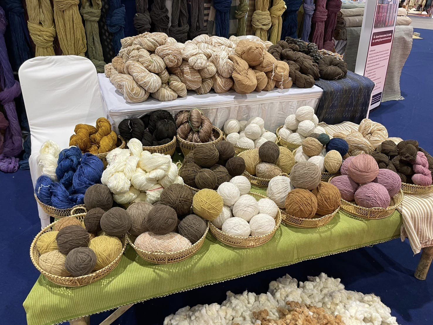 ยอดจำหน่ายทัพคาราวานสินค้าผลิตภัณฑ์ชุมชน OTOP ของดีชัยภูมิ ในงาน OTOP MID YEAR 2024 วันแรกสุดปัง!! ทะลุ 7.8 แสนบาท