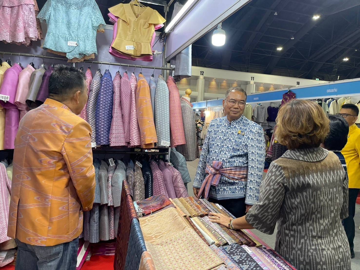 ผู้ว่าฯชัยภูมิ ร่วมเปิดงาน OTOP MIDYEAR 2024 และเยี่ยมให้กำลังใจผู้ผลิต ผู้ประกอบการ OTOP ที่นำผลิตภัณฑ์ OTOP ระดับ 3-5 ดาวของจังหวัดชัยภูมิมาร่วมจัดแสดงและจำหน่าย