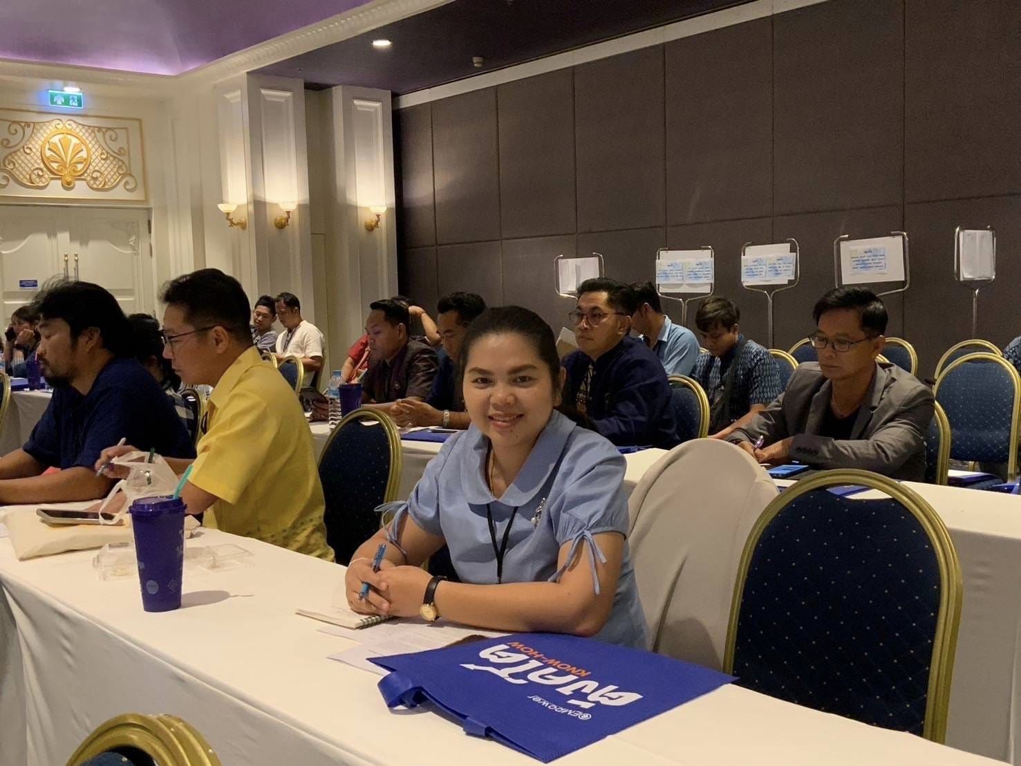 ผ้าไหมชัยภูมิสินค้ายอดนิยม ลูกค้า OTOP Midyear 2024 อุดหนุนสินค้า OTOP ชัยภูมิ ยอดจำหน่ายวันที่ 5 เฉียดล้าน!!!