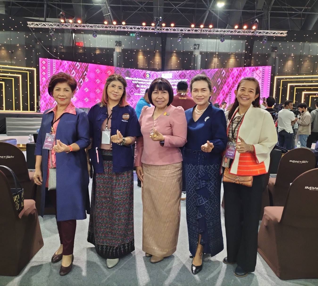 ชาว OTOP ชัยภูมิยิ้มสุขใจ งาน OTOP Midyear 2024 วันที่ 7 ชัยภูมิ โกยรายได้ 7.8 แสนบาท รวมรายได้ทะลุ 5 ล้าน