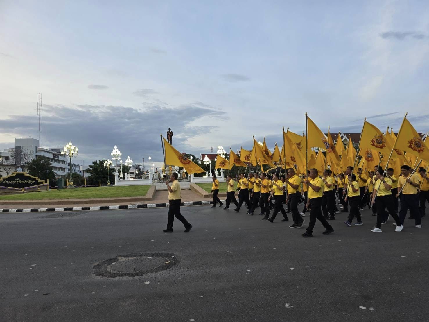 พช.ชัยภูมิ ร่วมกิจกรรม เดิน วิ่ง ปั่น ธงตราสัญลักษณ์ เฉลิมพระเกียรติพระบาทสมเด็จพระเจ้าอยู่หัว เนื่องในโอกาสพระราชพิธีมหามงคลเฉลิมพระชนมพรรษา 6 รอบ 28 กรกฎาคม 2567