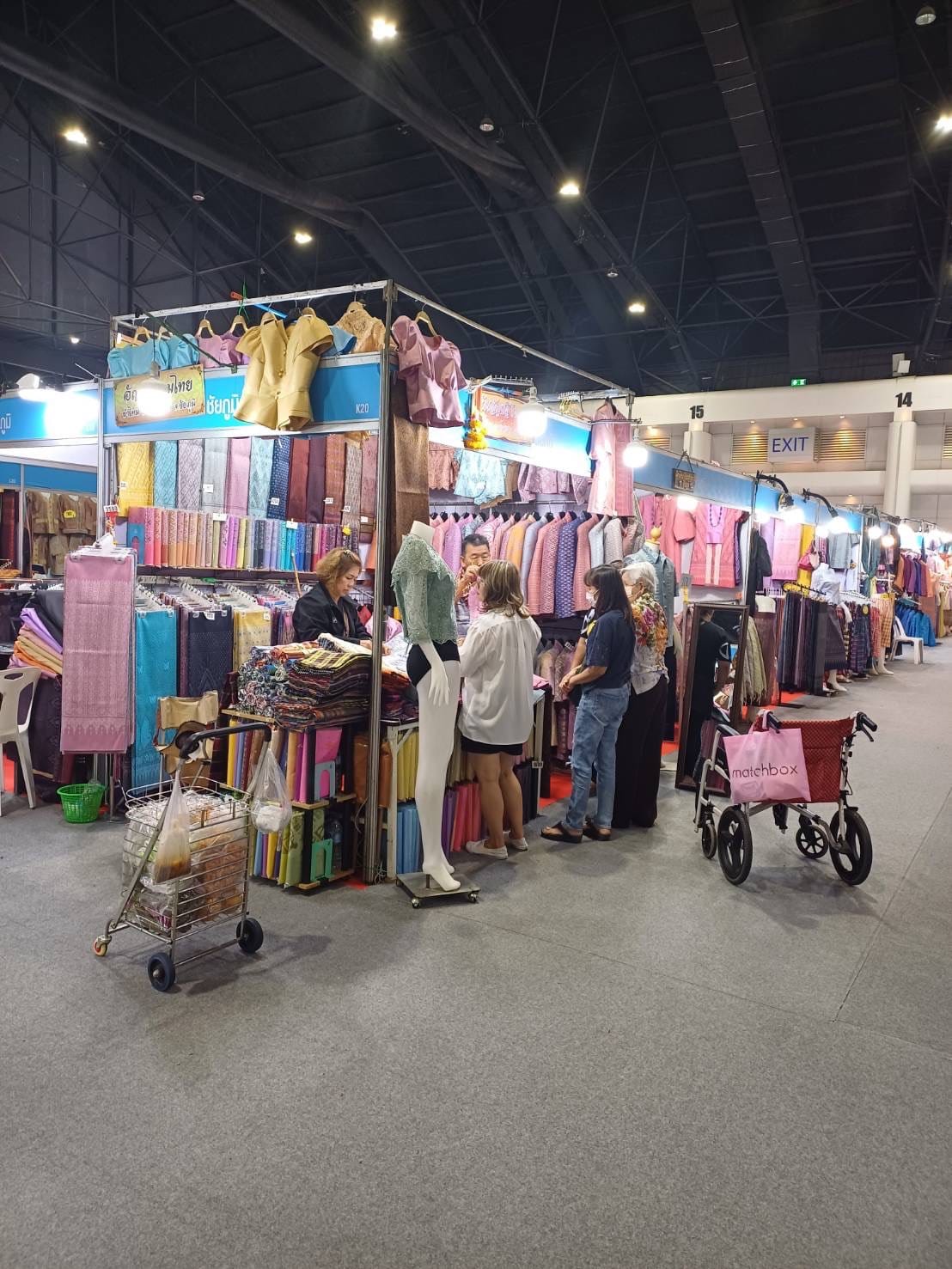 ชาว OTOP ชัยภูมิยิ้มสุขใจ งาน OTOP Midyear 2024 วันที่ 7 ชัยภูมิ โกยรายได้ 7.8 แสนบาท รวมรายได้ทะลุ 5 ล้าน