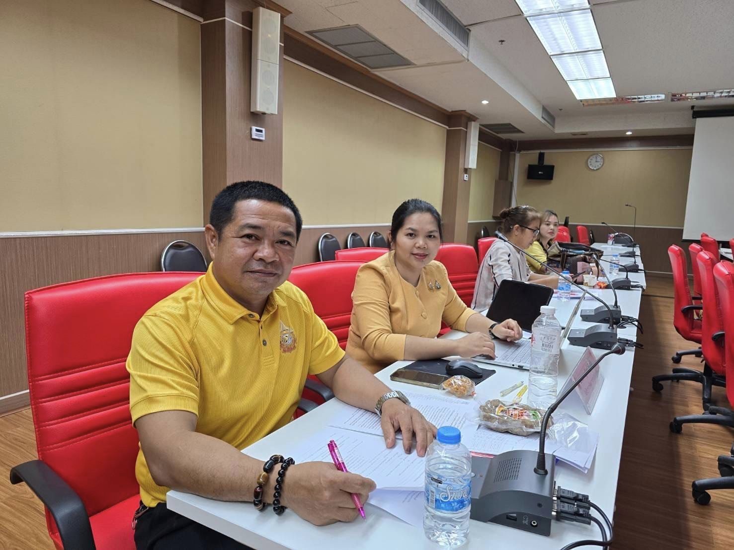 พช.ชัยภูมิ จัดประชุมชี้แจงเตรียมความพร้อมผู้ผลิต ผู้ประกอบการ OTOP ที่เข้าร่วมจำหน่ายสินค้าและผลิตภัณฑ์ชุมชนในงาน OTOP ศิลปาชีพ ประทีปไทย OTOP ก้าวไกลด้วยพระบารมี