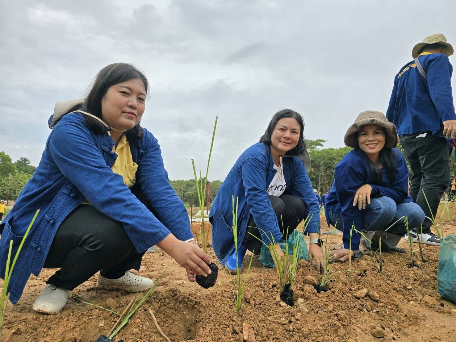 พช.ชัยภูมิ : ร่วม “สืบสาน รักษา และต่อยอด” พัฒนาพื้นที่แปลงโคก หนอง นา อารยเกษตร ณ วัดพระธาตุชัยภูมิ