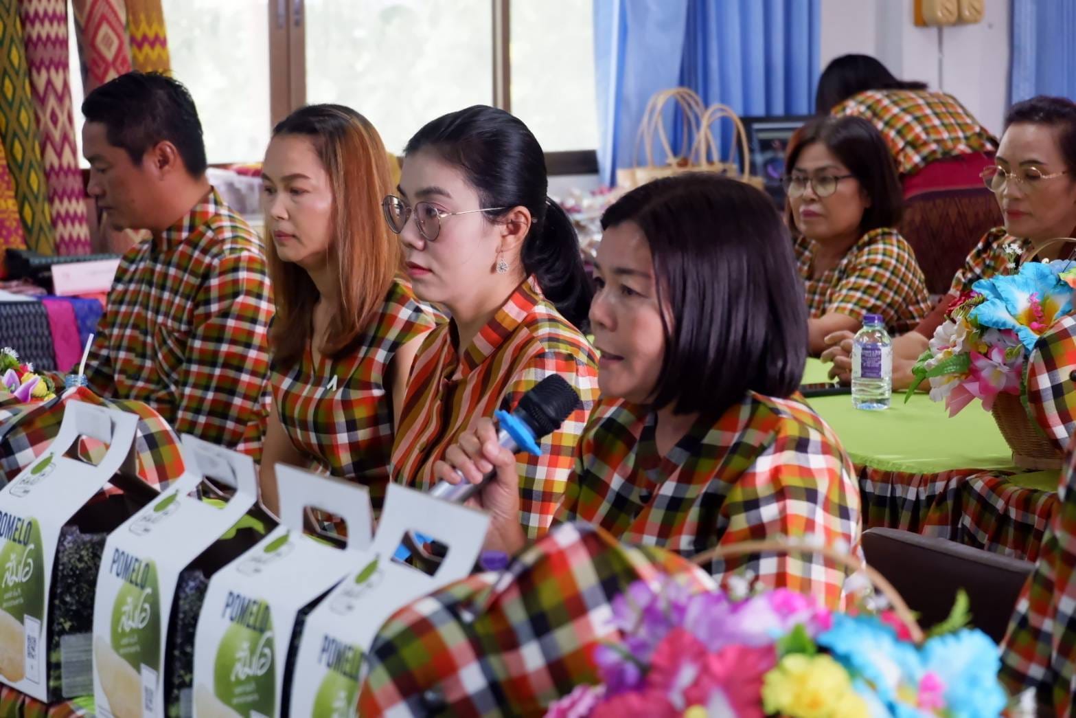 ผู้ตรวจราชการกรมการพัฒนาชุมชน ลงพื้นที่คัดเลือกคนกองทุนพัฒนาบทบาทสตรีดีเด่น ระดับเขตตรวจราชการที่ 13 พื้นที่จังหวัดชัยภูมิ