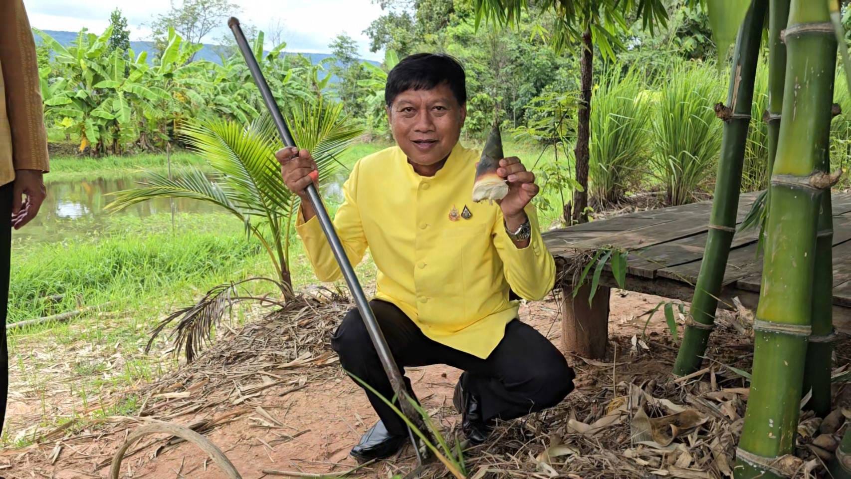 ผู้ตรวจราชการกรมการพัฒนาชุมชน ลงพื้นที่ตรวจเยี่ยมการขับเคลื่อนโครงการ โคก หนอง นา อารยเกษตร เฉลิมพระเกียรติพระบาทสมเด็จพระเจ้าอยู่หัว เนื่องในโอกาสพระราชพิธีมหามงคลเฉลิมพระชนมพรรษา 6 รอบ 28 กรกฎาคม 2567