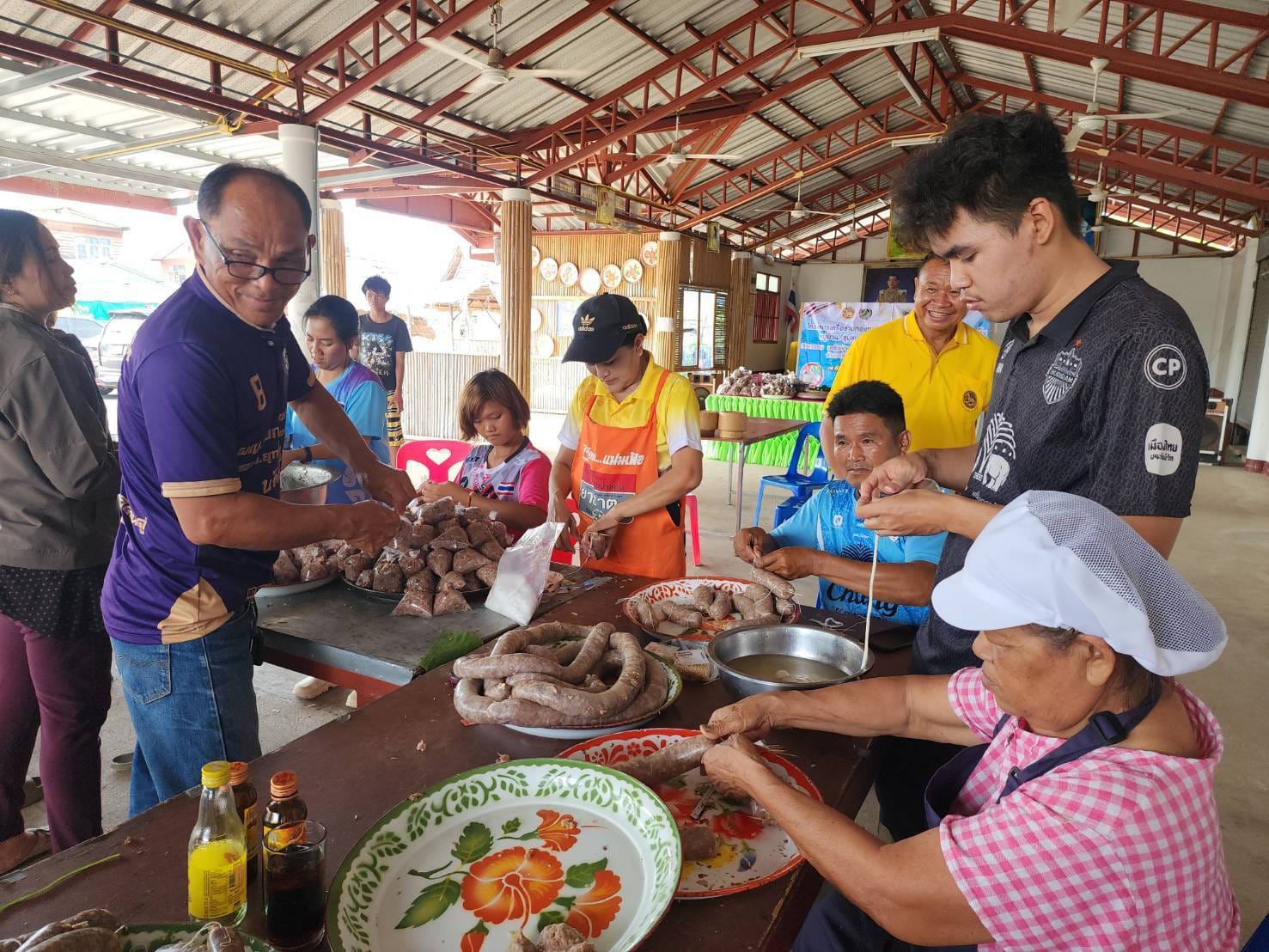 พช.ชัยภูมิ ดำเนินกิจกรรมเครือข่ายกองทุนแม่ของแผ่นดินระดับจังหวัดหนุนเสริมสัมมาชีพชุมชนแก่กลุ่มเสี่ยงหรือผู้ผ่านการบำบัด (สาธิตการประกอบอาชีพ)