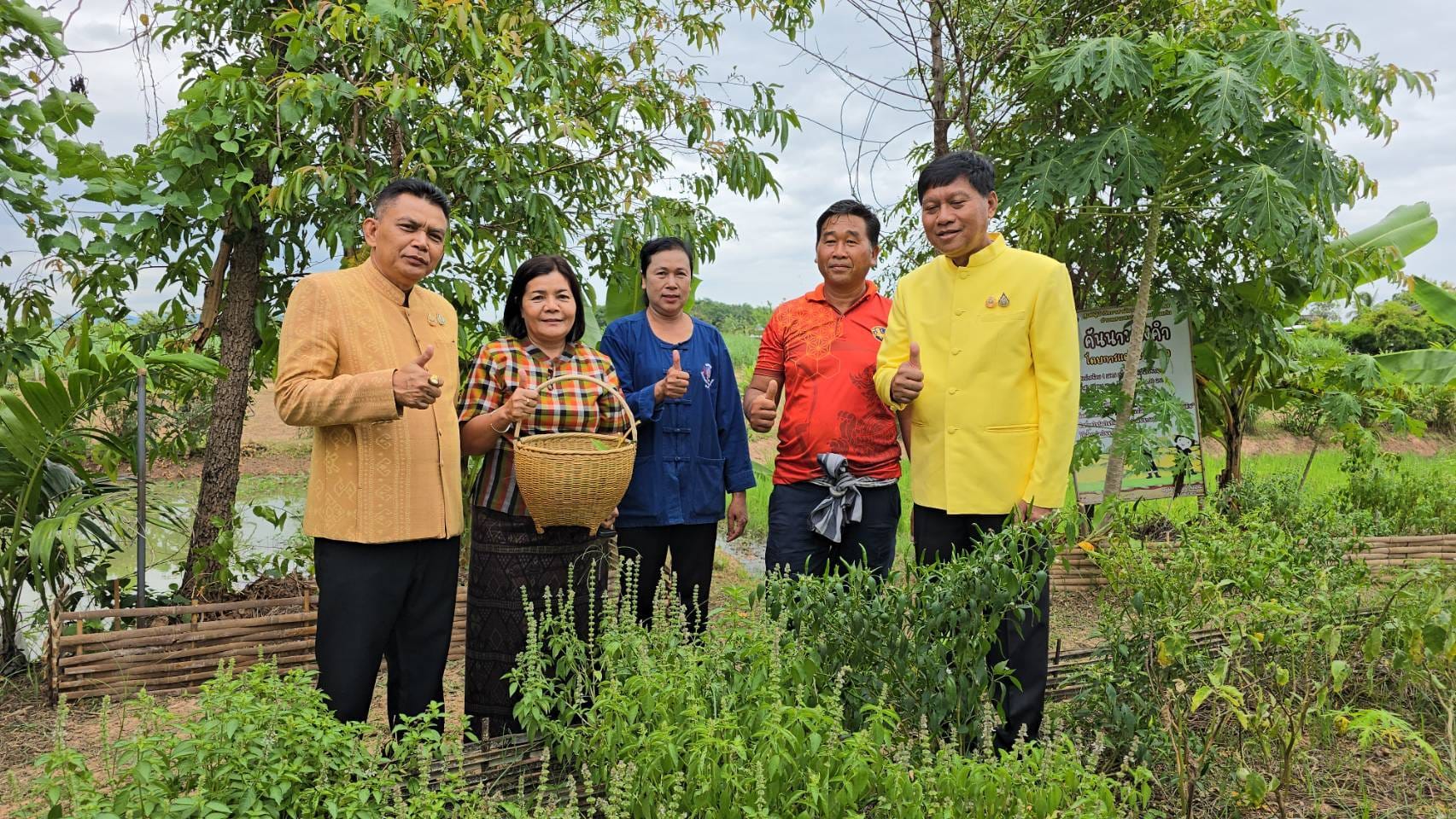 ผู้ตรวจราชการกรมการพัฒนาชุมชน ลงพื้นที่ตรวจเยี่ยมการขับเคลื่อนโครงการ โคก หนอง นา อารยเกษตร เฉลิมพระเกียรติพระบาทสมเด็จพระเจ้าอยู่หัว เนื่องในโอกาสพระราชพิธีมหามงคลเฉลิมพระชนมพรรษา 6 รอบ 28 กรกฎาคม 2567