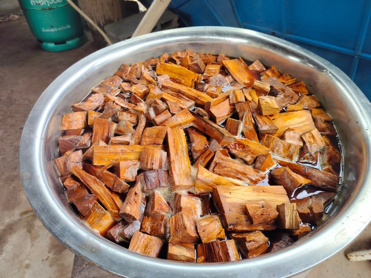 พช.ชัยภูมิ ขับเคลื่อนโครงการพัฒนาการแปรรูปสินค้าเกษตรเพื่อให้ได้มาตรฐาน กิจกรรมที่ 2 การพัฒนาศักยภาพด้านการผลิต การแปรรูปผ้า ตามหลักสูตรของศูนย์เรียนรู้การผลิตผ้าจังหวัดชัยภูมิ