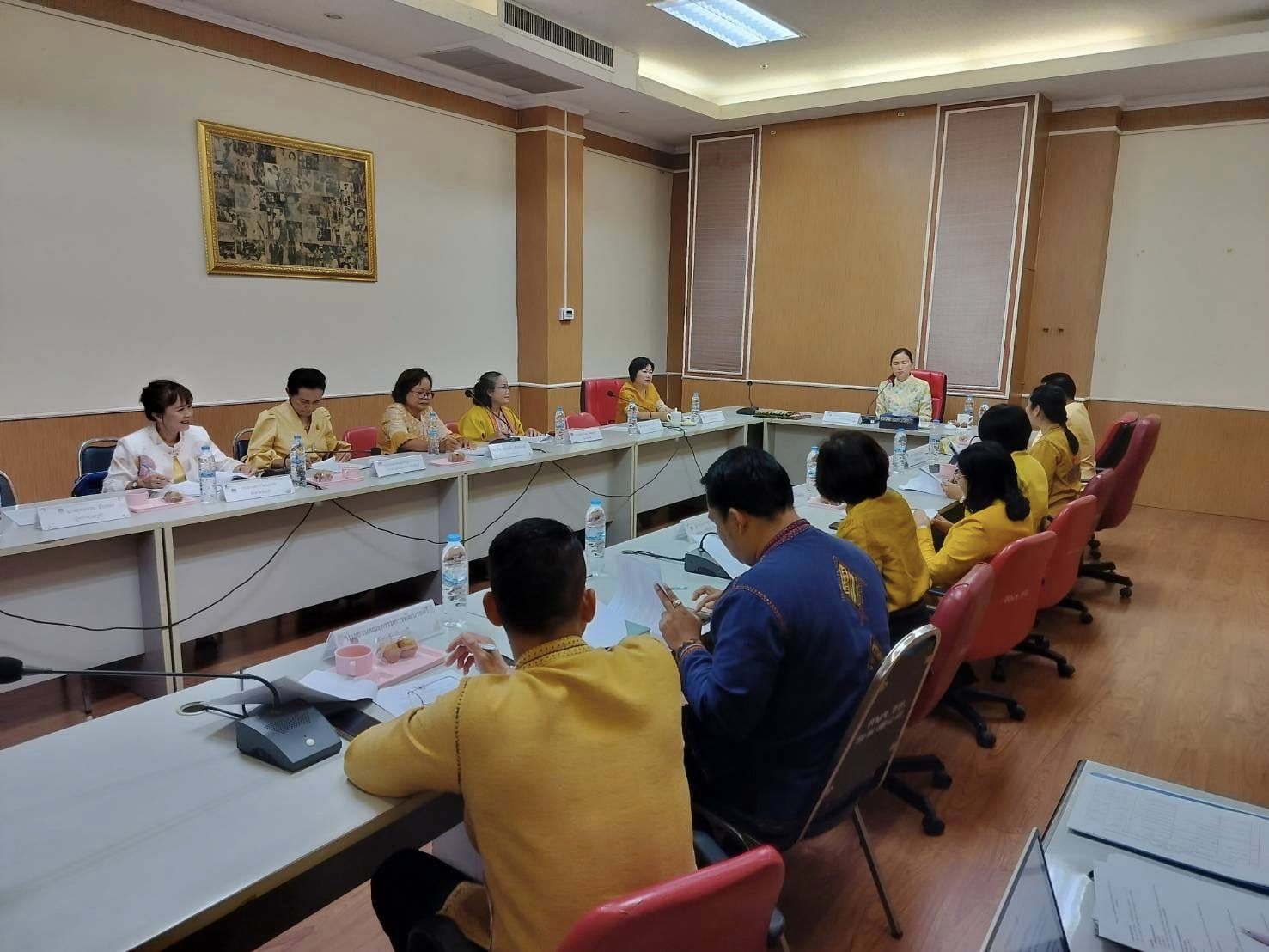 จังหวัดชัยภูมิ เตรียมความพร้อมพิจารณากลั่นกรองการประกวดผ้าลายพระราชทาน “ผ้าลายสิริวชิราภรณ์” และงานหัตถกรรม ระดับจังหวัด ประจำปี 2567