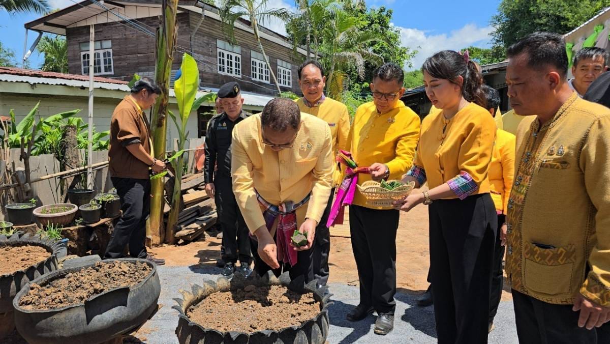 จังหวัดชัยภูมิ ส่งมอบบ้าน “ห่วงใย จากใจ GLO” ที่อำเภอภูเขียว