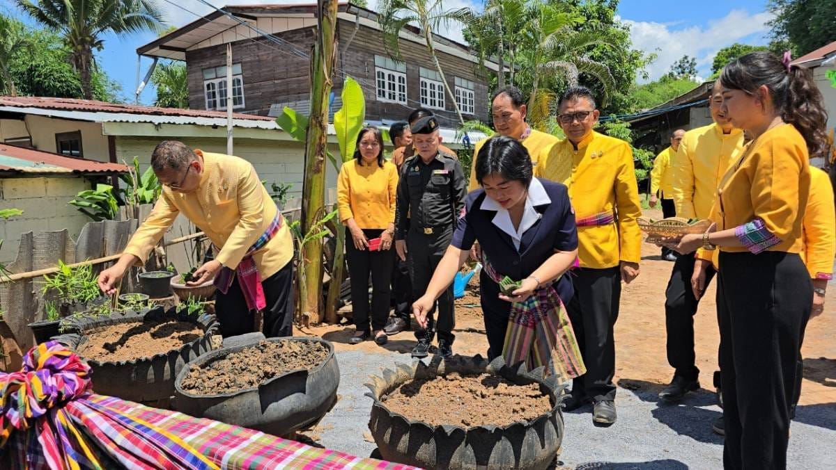 จังหวัดชัยภูมิ ส่งมอบบ้าน “ห่วงใย จากใจ GLO” ที่อำเภอภูเขียว