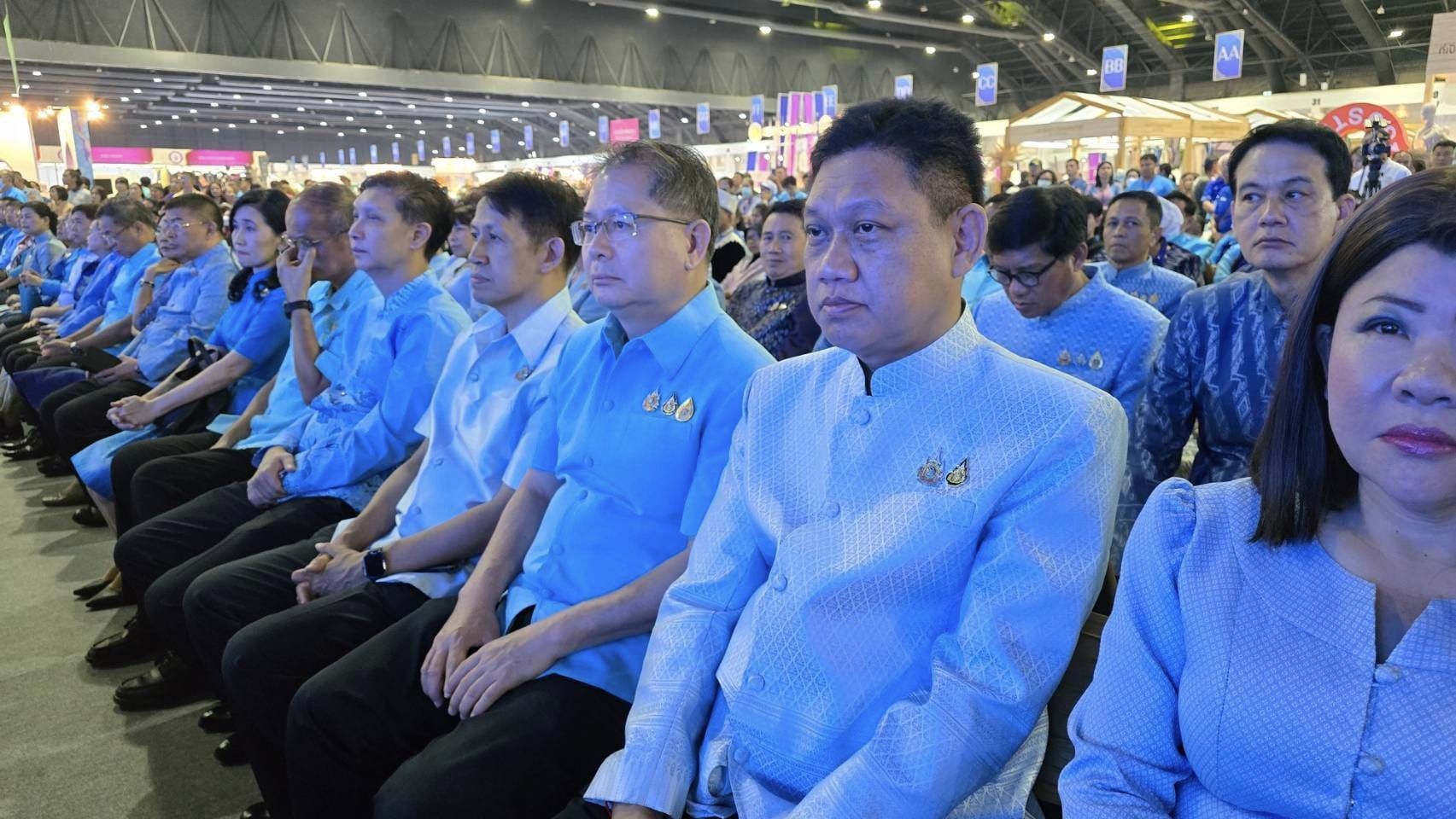 รองผู้ว่าฯ ชัยภูมิ ร่วมพิธีเปิดงาน OTOP ศิลปาชีพประทีปไทย OTOP หลอมดวงใจด้วยพระบารมี และเยี่ยมให้กำลังใจผู้ผลิต ผู้ประกอบการ OTOP ที่นำผลิตภัณฑ์ OTOP ระดับ 3-5 ดาวจากจังหวัดชัยภูมิ มาร่วมจัดแสดงและจำหน่าย