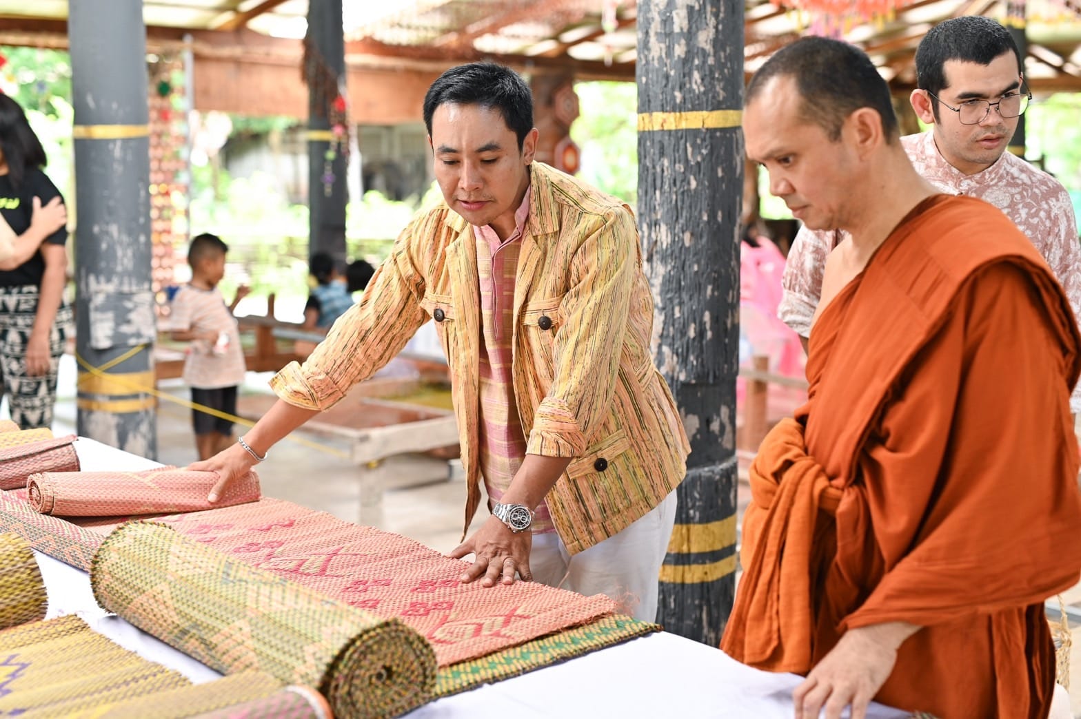 กรมการพัฒนาชุมชน ขับเคลื่อนชุมชนภูมิปัญญาเพื่อพัฒนาผลิตภัณฑ์ บ้านหนองหอย หมู่ที่ 4 ตำบลกุดชุมแสง อำเภอหนองบัวแดง จังหวัดชัยภูมิ