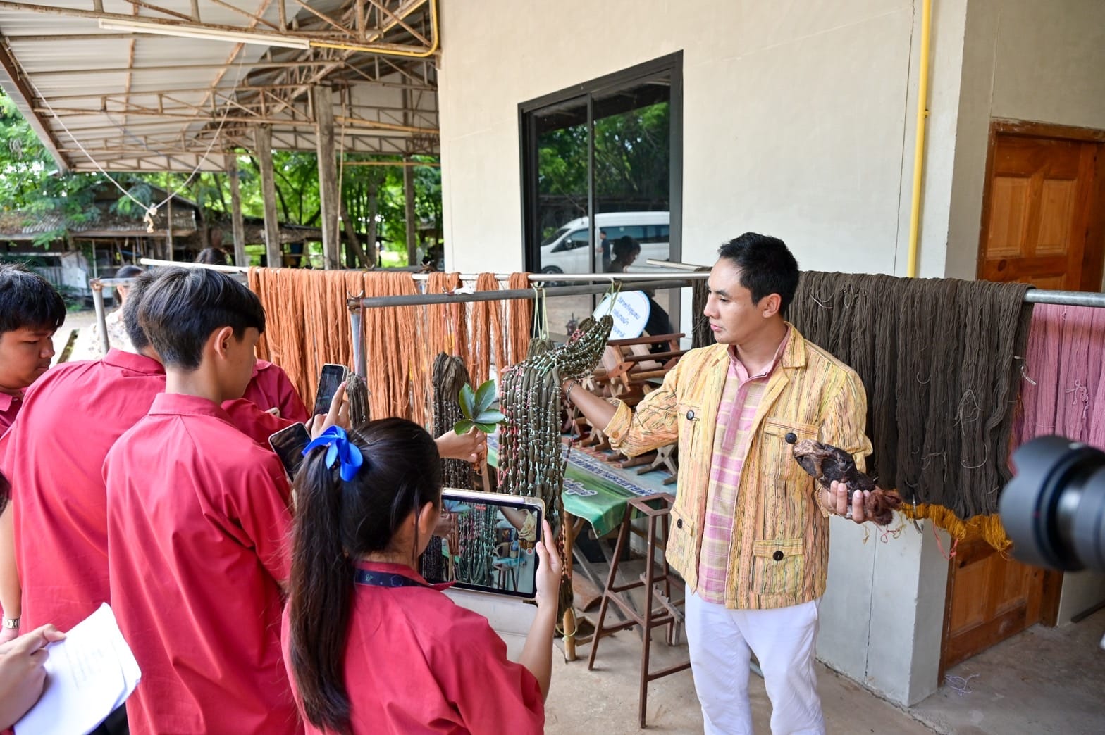 กรมการพัฒนาชุมชน ขับเคลื่อนชุมชนภูมิปัญญาเพื่อพัฒนาผลิตภัณฑ์ บ้านหนองหอย หมู่ที่ 4 ตำบลกุดชุมแสง อำเภอหนองบัวแดง จังหวัดชัยภูมิ