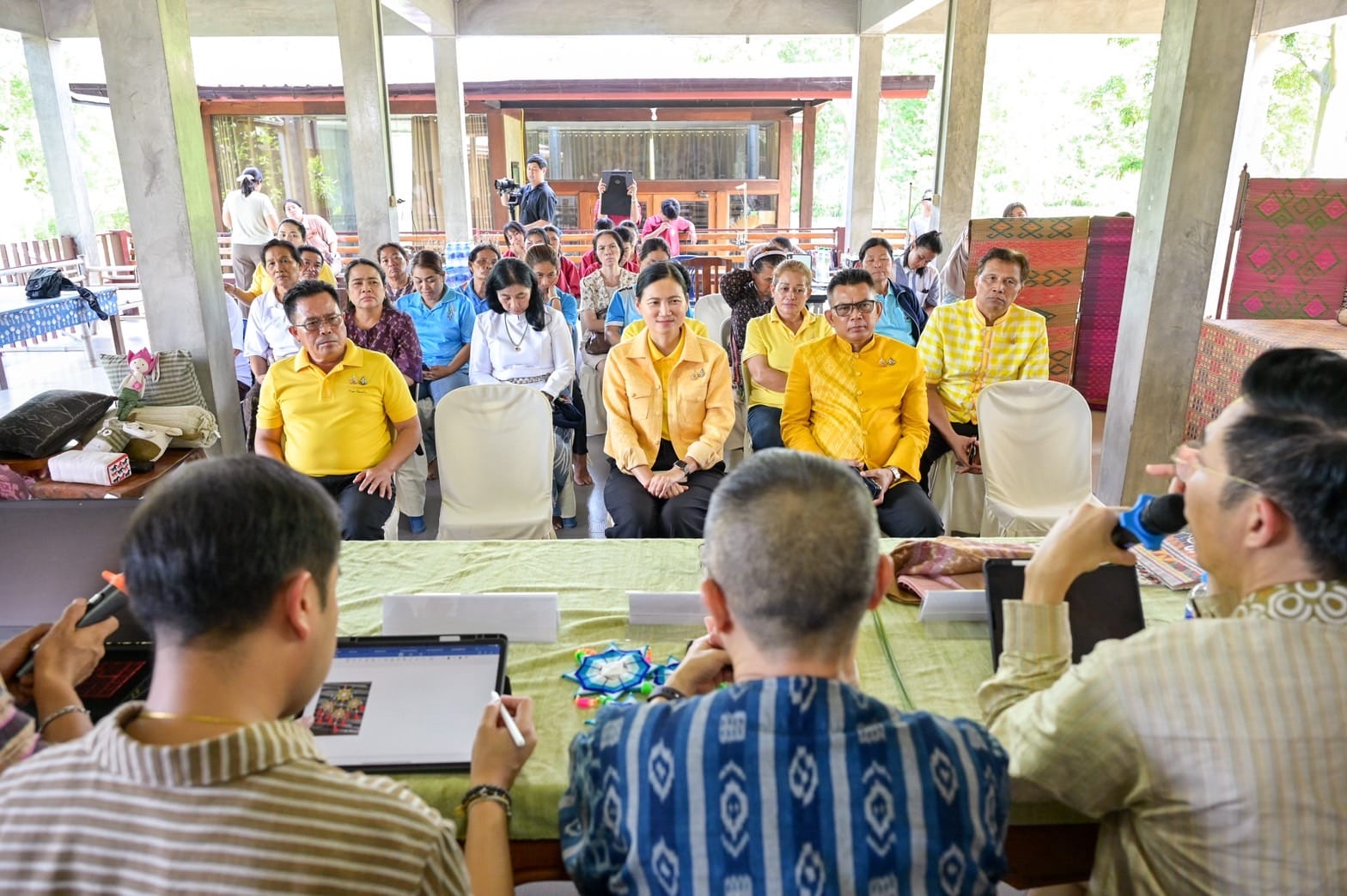 กรมการพัฒนาชุมชน ขับเคลื่อนชุมชนภูมิปัญญาเพื่อพัฒนาผลิตภัณฑ์ บ้านหนองหอย หมู่ที่ 4 ตำบลกุดชุมแสง อำเภอหนองบัวแดง จังหวัดชัยภูมิ