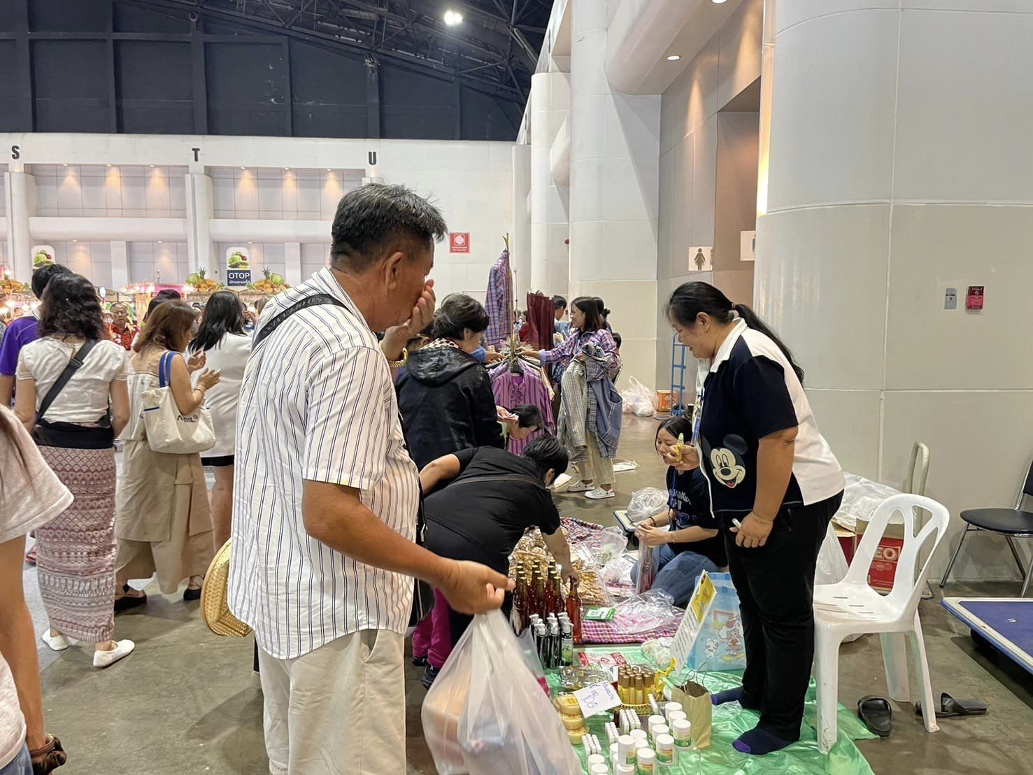 ปิดฉากงาน OTOP ศิลปาชีพประทีปไทย OTOP หลอมดวงใจด้วยพระบารมี ยอดจำหน่าย OTOP ชัยภูมิวันสุดท้ายทะลุล้าน รวม 9 วัน ยอดจำหน่าย 6.4 ล้านบาท