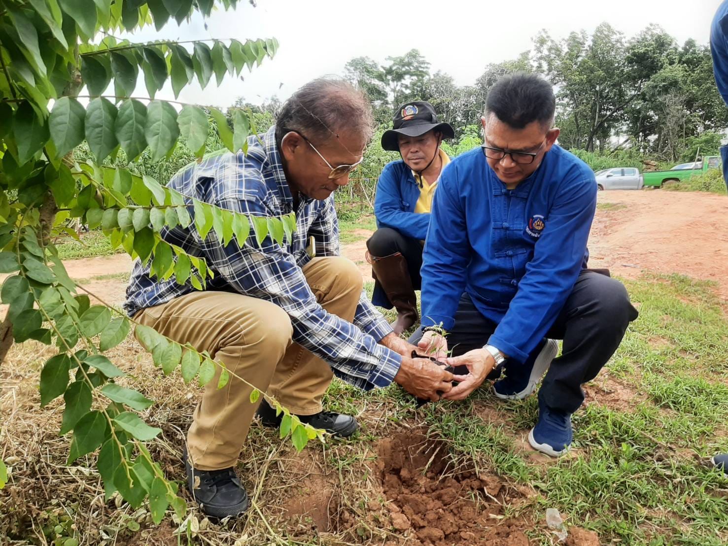 พช.ชัยภูมิ ขับเคลื่อนกิจกรรม “รวมพลคน โคก หนอง นา เอามื้อสามัคคี” จังหวัดชัยภูมิ กลุ่มโซนเมืองเก่าเจ้าพ่อ