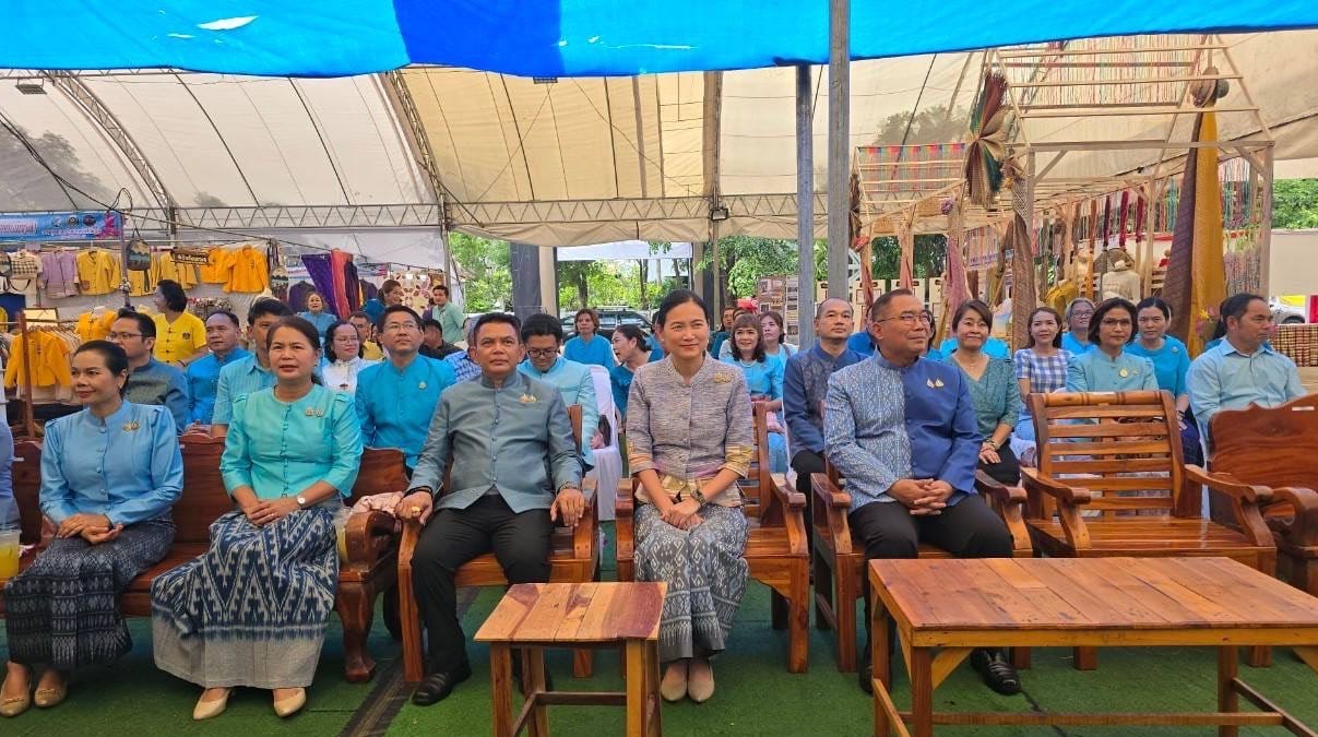 ชัยภูมิเปิดงาน “สุดยอดผ้าและของดีชัยภูมิ” อย่างเป็นทางการ ส่งเสริมช่องทางการตลาดแก่ผู้ผลิต ผู้ประกอบการชุมชน กระตุ้นการหมุนเวียนของเศรษฐกิจฐานราก