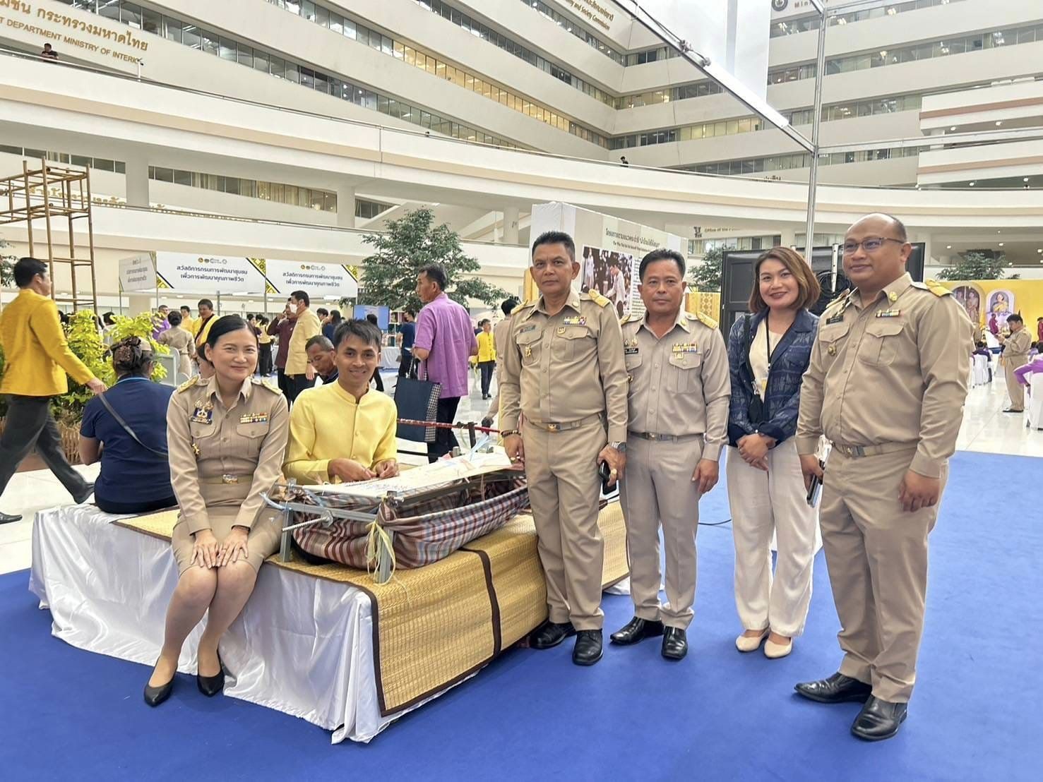 พช.ชัยภูมิ นำคณะเข้ารับโล่รางวัลพระราชทานสมเด็จพระกนิษฐาธิราชเจ้า กรมสมเด็จพระเทพรัตนราชสุดา ฯ สยามบรมราชกุมารี 2 รางวัล รางวัลประกาศเกียรติคุณ 1 รางวัล โล่รางวัลสิงห์ทอง 3 รางวัล และรางวัลเชิดชูเกียรติ 2 รางวัล ในงานแสดงผลงานของการพัฒนา (วันพัฒนาชุมชน ครั้งที่ 13 ปี 2567) CD DAY 2024 กรมการพัฒนาชุมชน ที่ศูนย์ราชการเฉลิมพระเกียรติ ฯกรุงเทพมหานคร