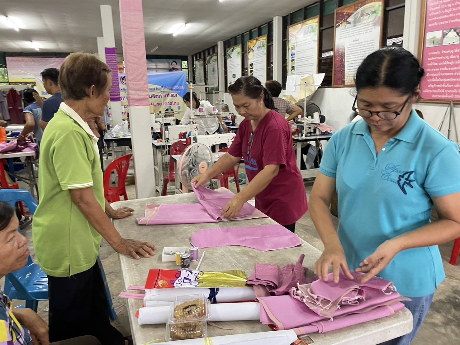 พช.ชัยภูมิ ส่งเสริมการพัฒนาศักยภาพการผลิตผลิตภัณฑ์ไหม กิจกรรมการพัฒนาศักยภาพผู้ผลิตผู้ประกอบการไหมและการแปรรูปผลิตภัณฑ์ไหม รุ่นที่ 1