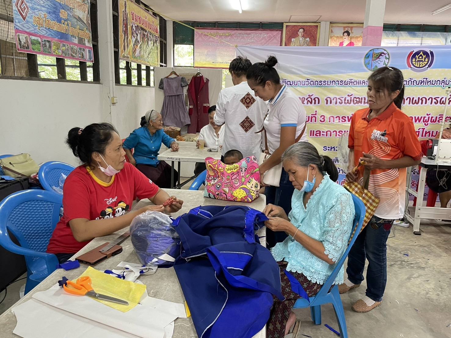 พช.ชัยภูมิ ส่งเสริมการพัฒนาศักยภาพการผลิตผลิตภัณฑ์ไหม กิจกรรมการพัฒนาศักยภาพผู้ผลิตผู้ประกอบการไหมและการแปรรูปผลิตภัณฑ์ไหม รุ่นที่ 1